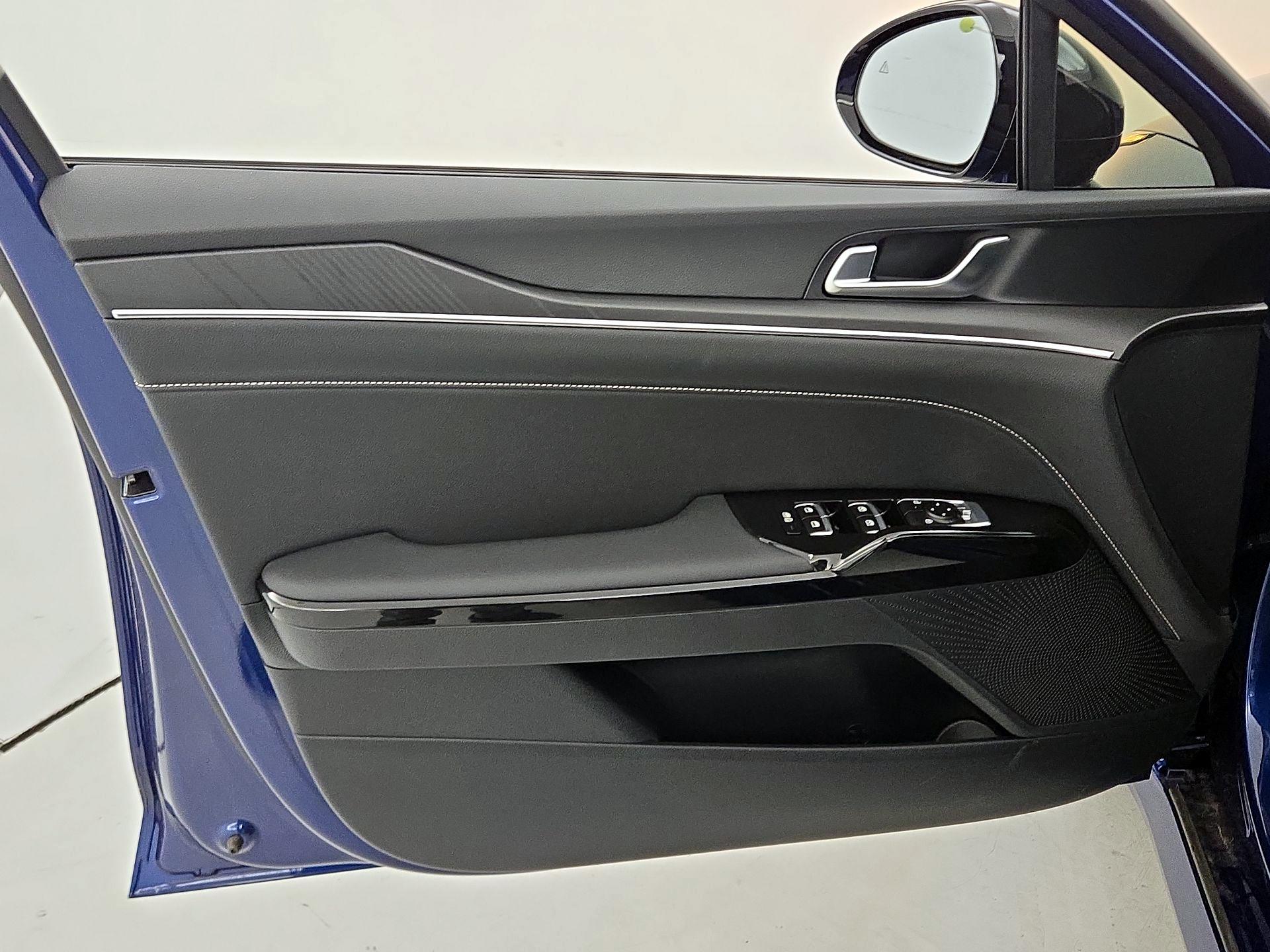 Thumbnail: 2026 Kia K5 - 12