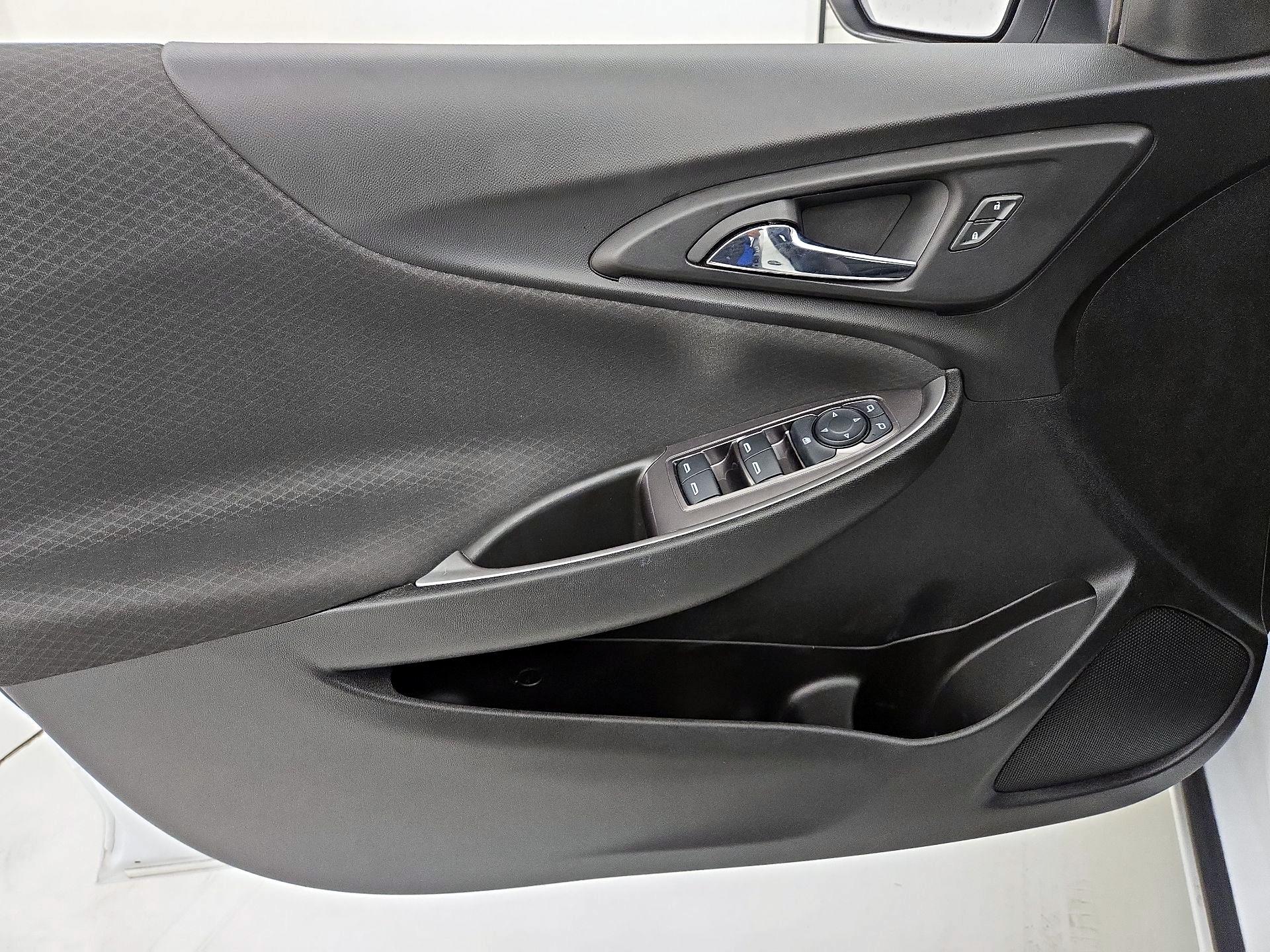 Thumbnail: 2022 Chevrolet Malibu - 12