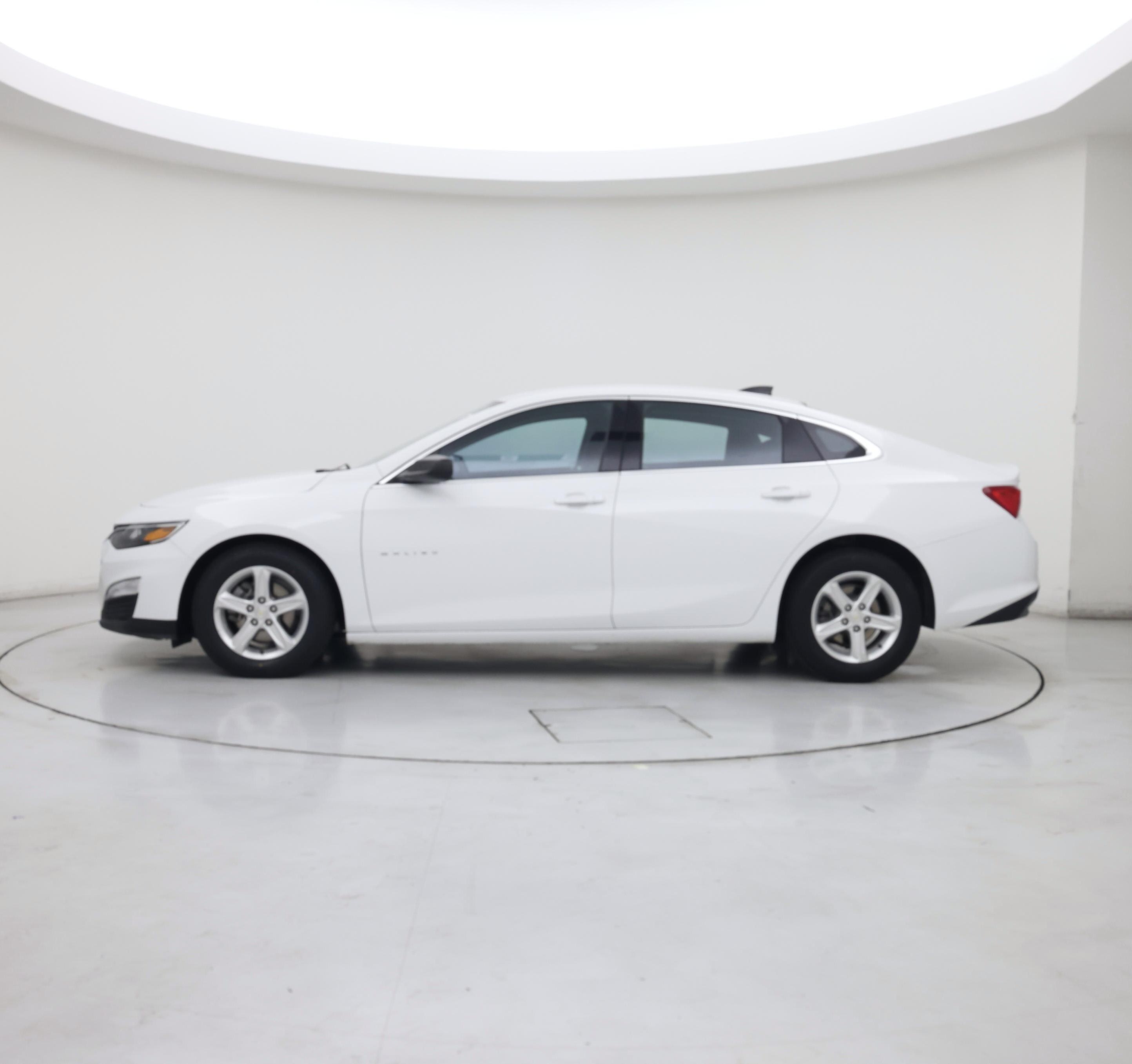 Thumbnail: 2022 Chevrolet Malibu - 3