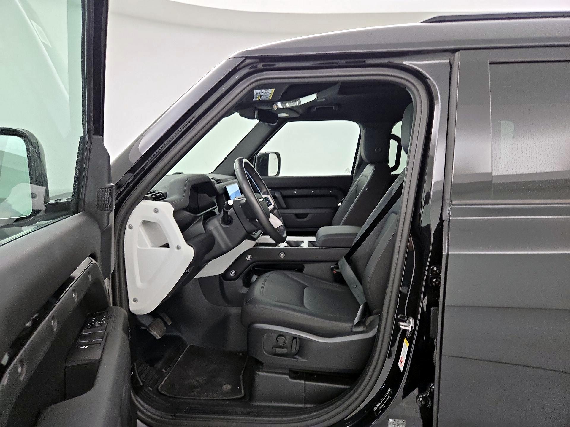 Thumbnail: 2025 Land Rover Defender - 11