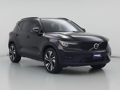 2023 Volvo XC40 B5 Ultimate Dark Theme