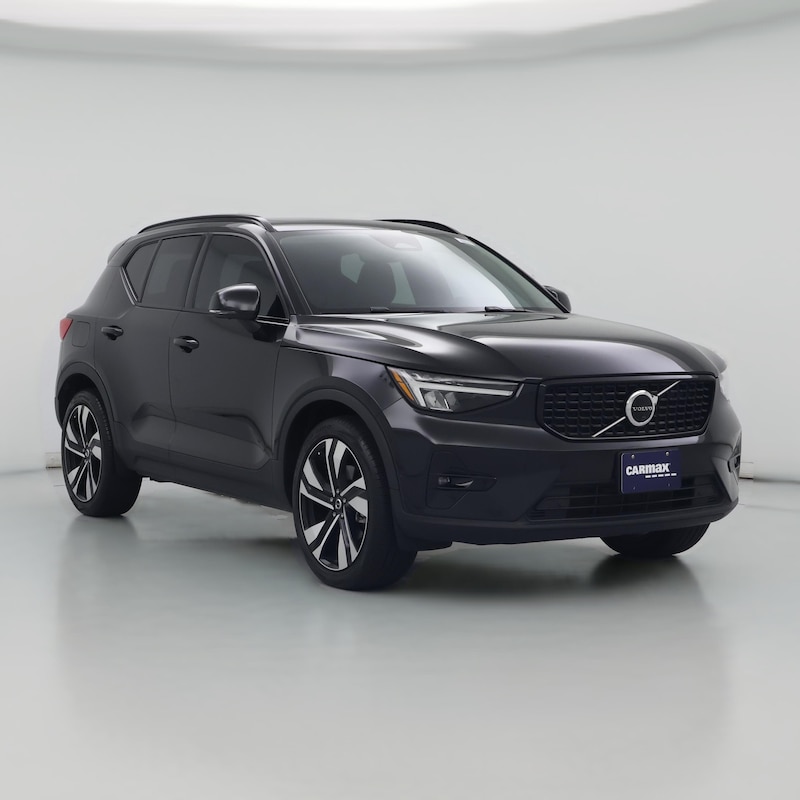 2023 Volvo XC40 B5 Ultimate Dark Theme