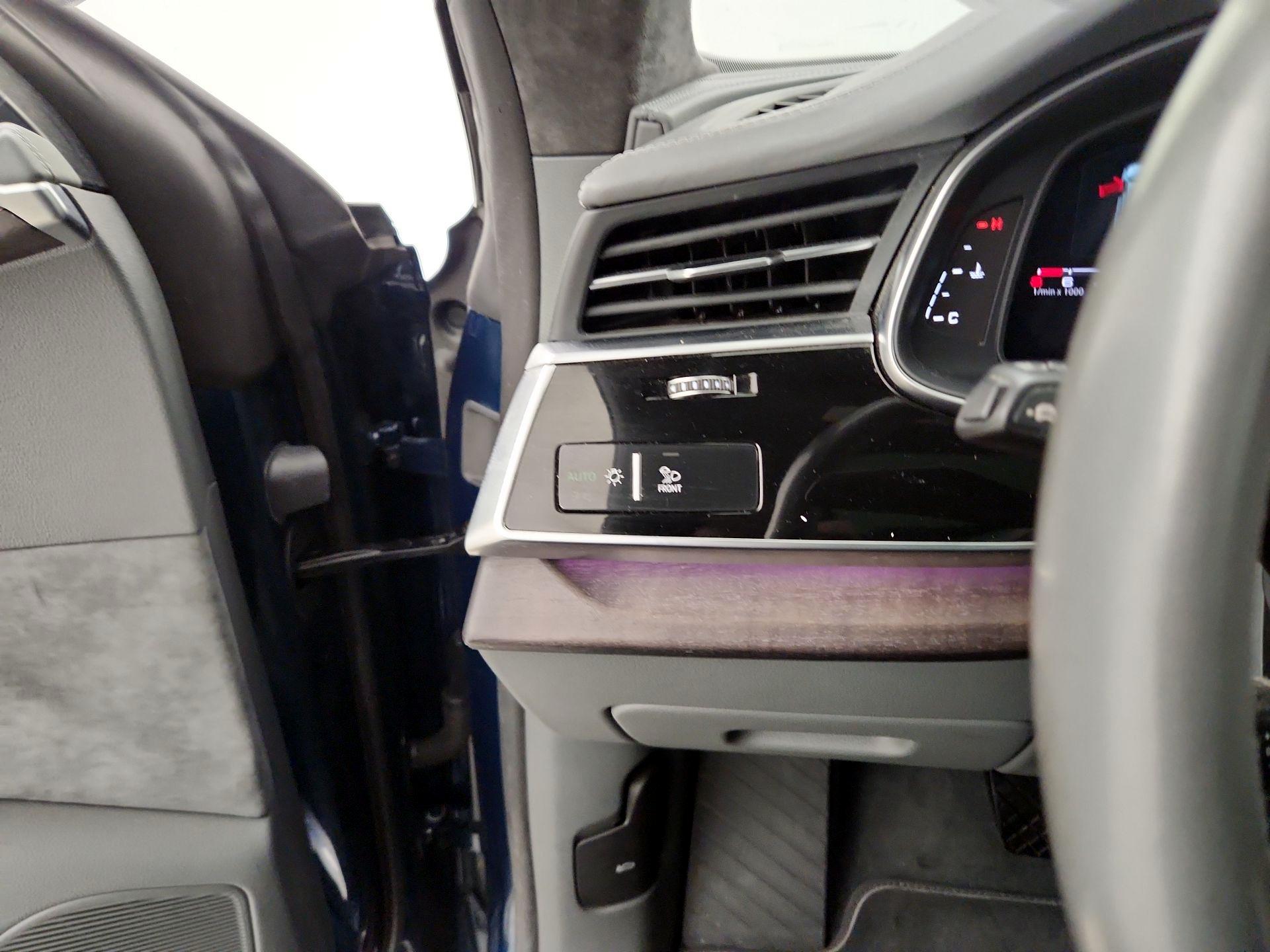 Thumbnail: 2021 Audi Q8 - 13