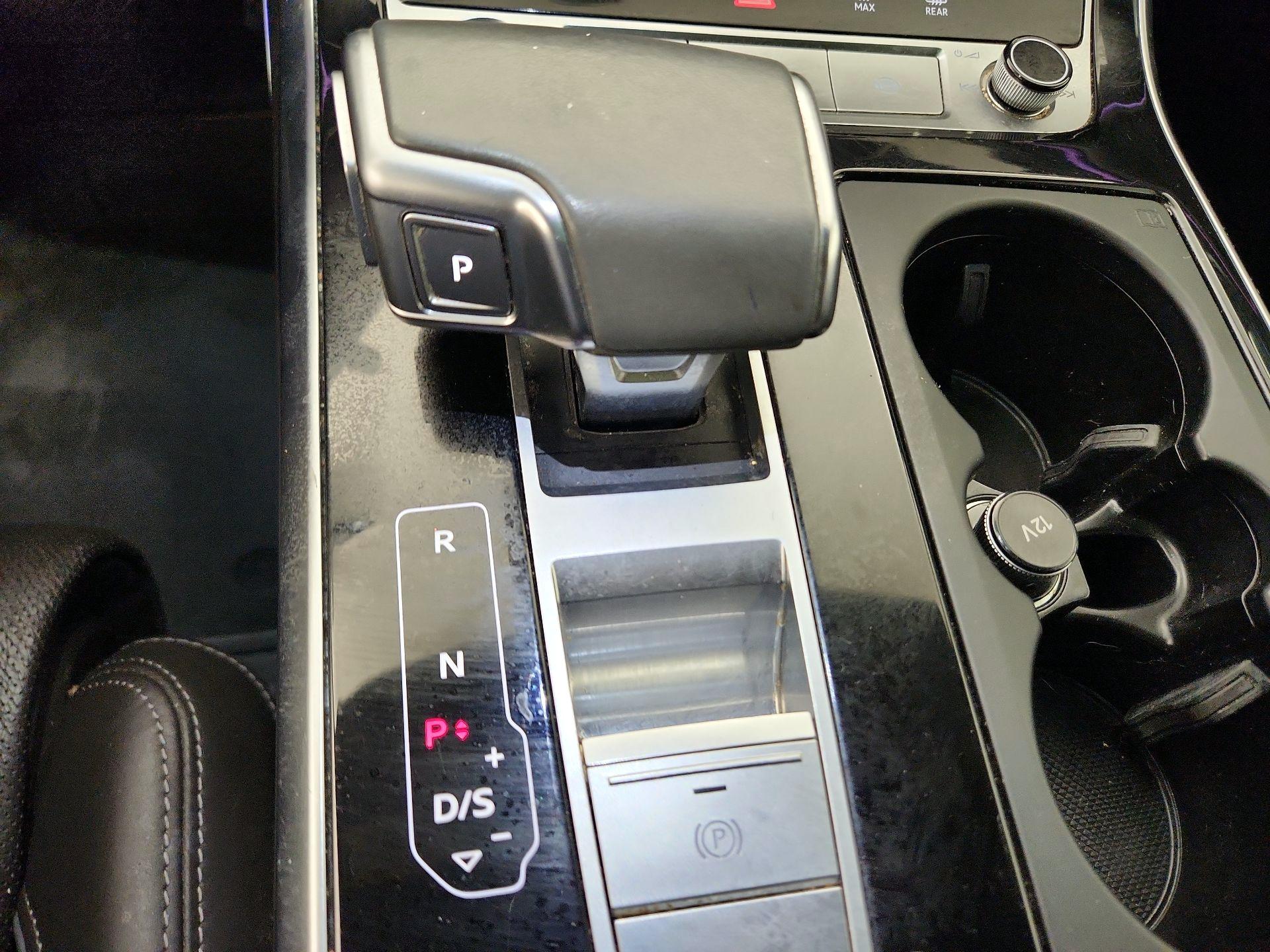 Thumbnail: 2021 Audi Q8 - 18