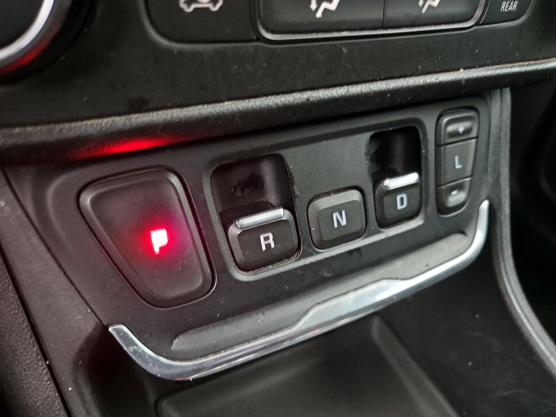 Thumbnail: 2018 GMC Terrain - 17