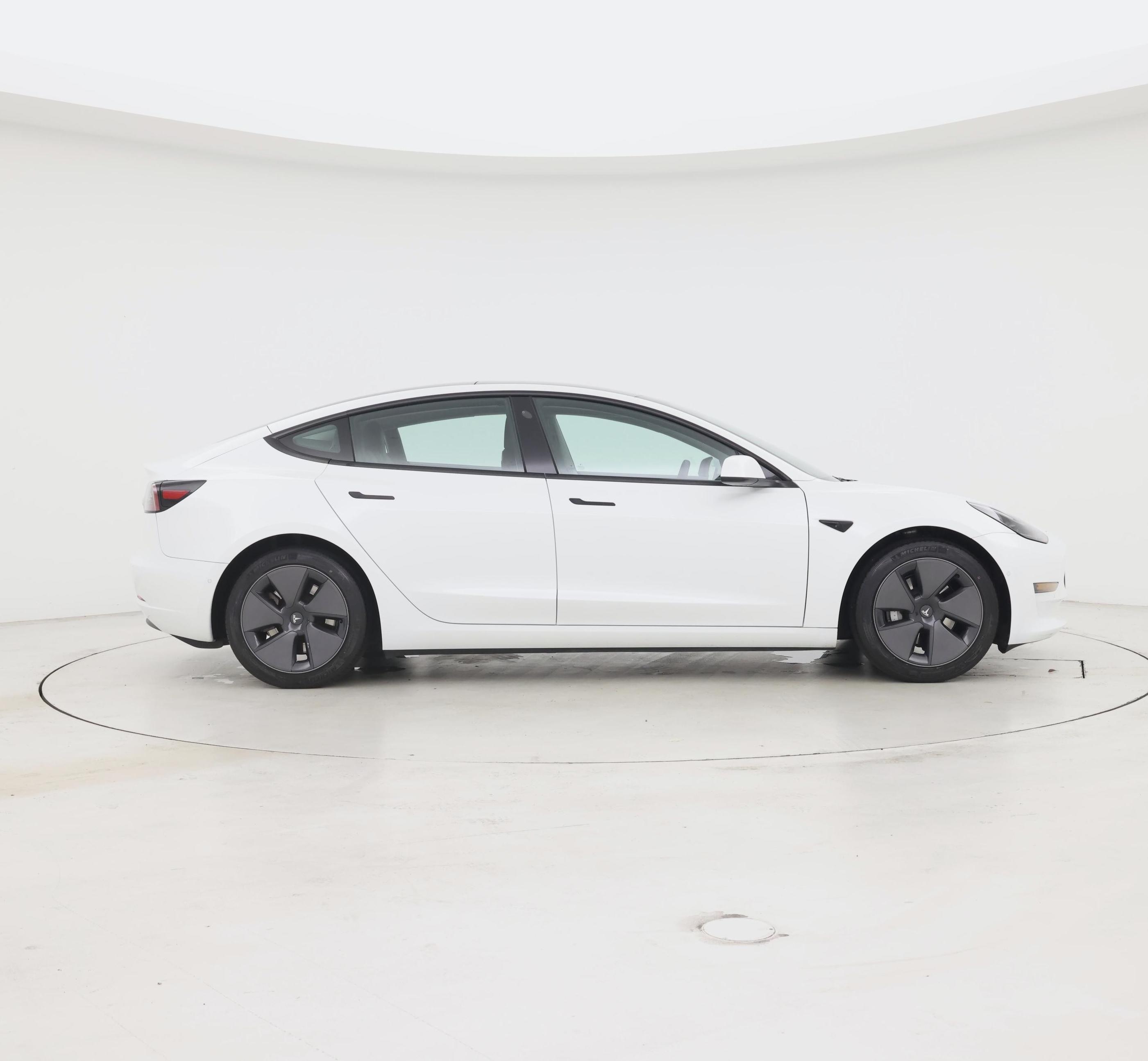 Thumbnail: 2022 Tesla Model 3 - 7