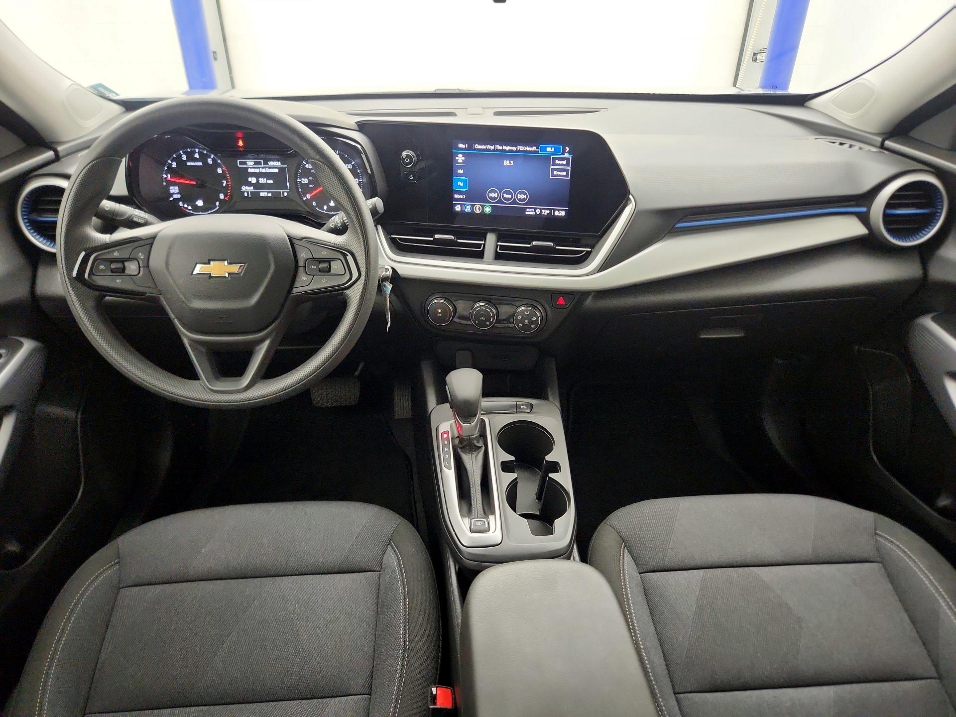 Thumbnail: 2025 Chevrolet Trax - 9