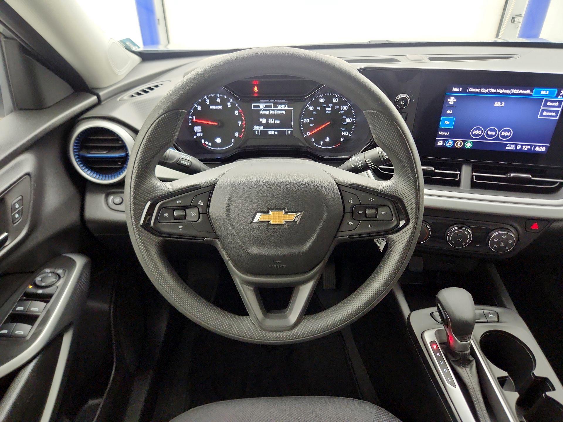Thumbnail: 2025 Chevrolet Trax - 10