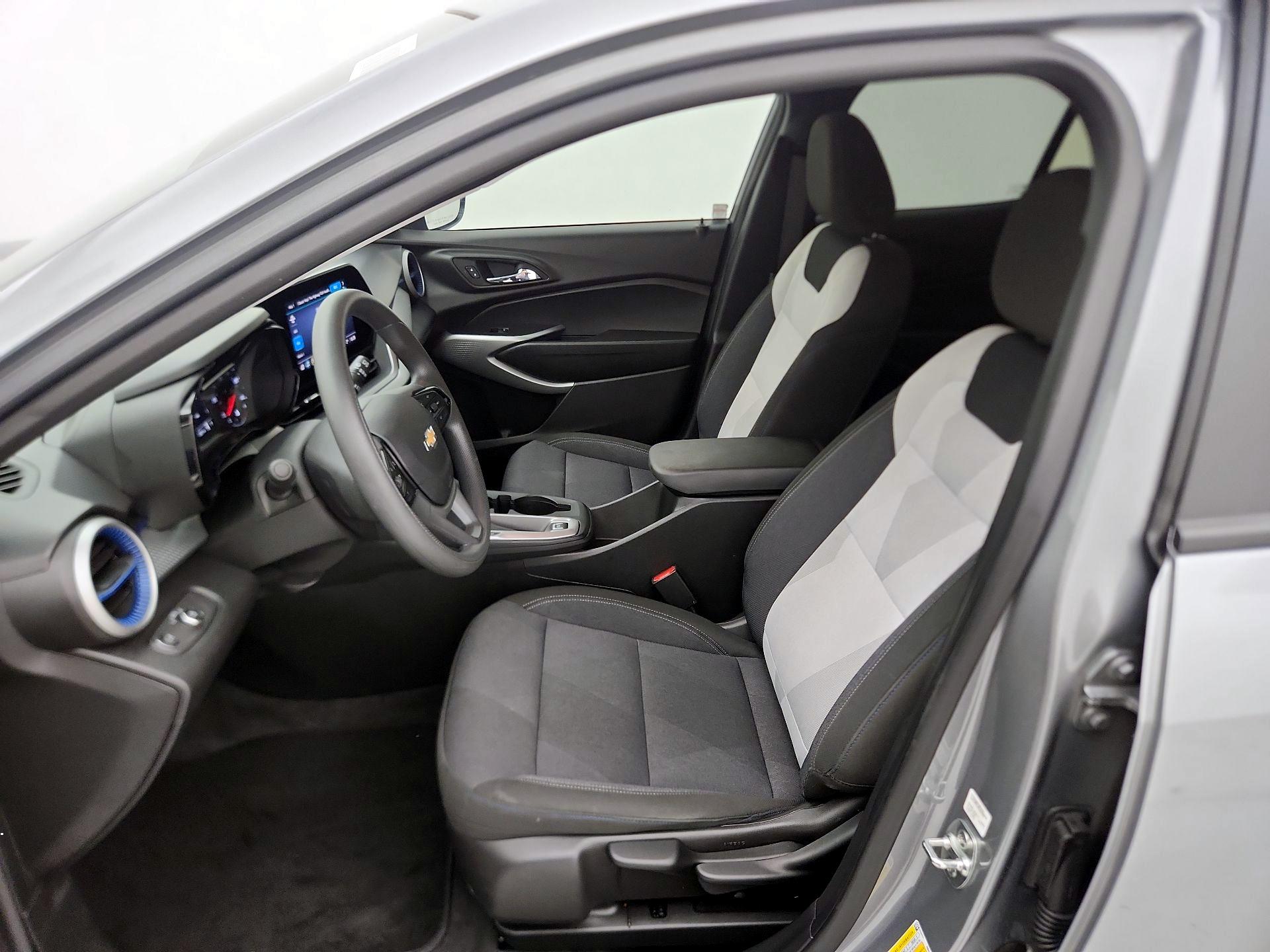 Thumbnail: 2025 Chevrolet Trax - 11