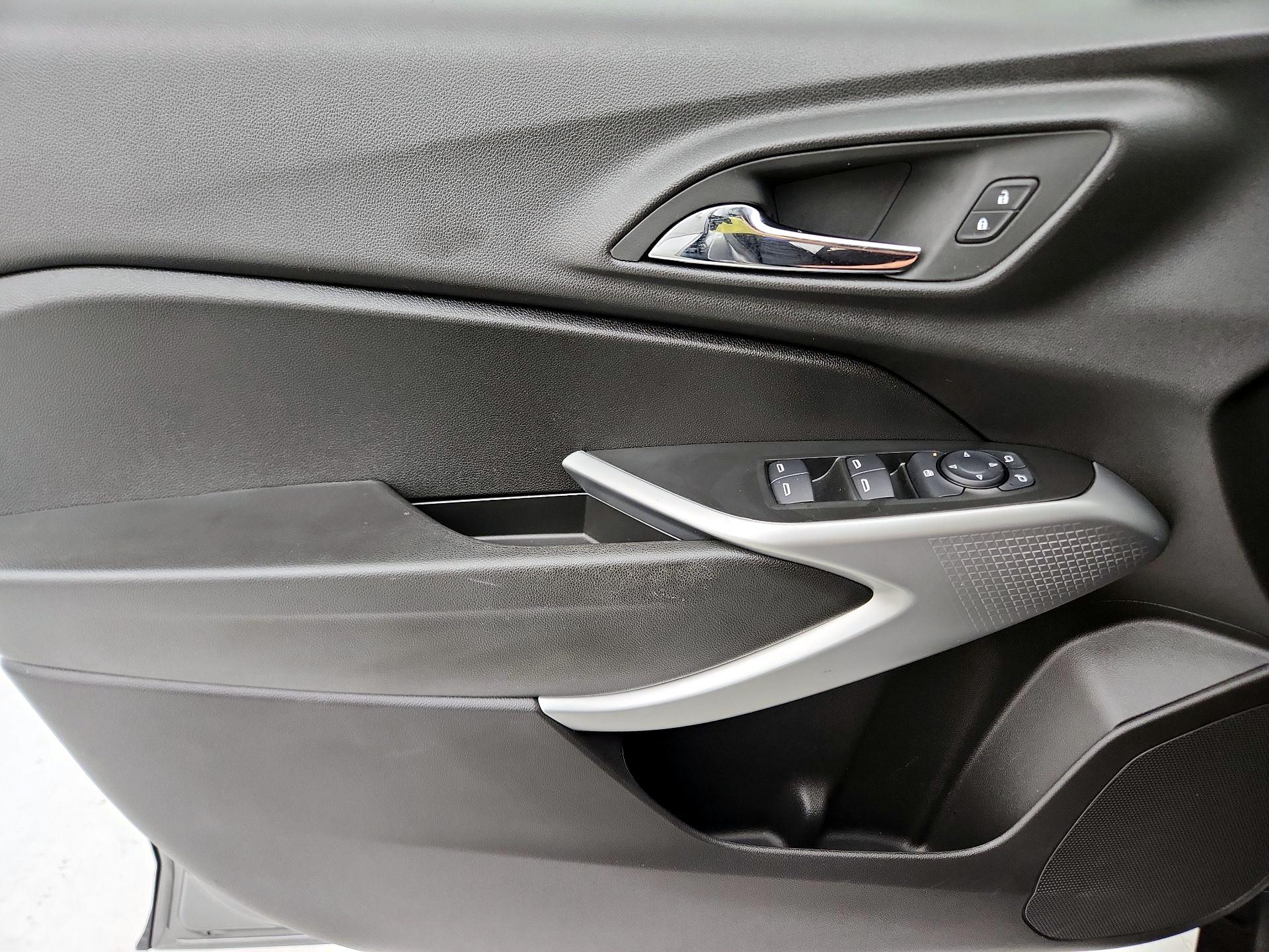 Thumbnail: 2025 Chevrolet Trax - 12