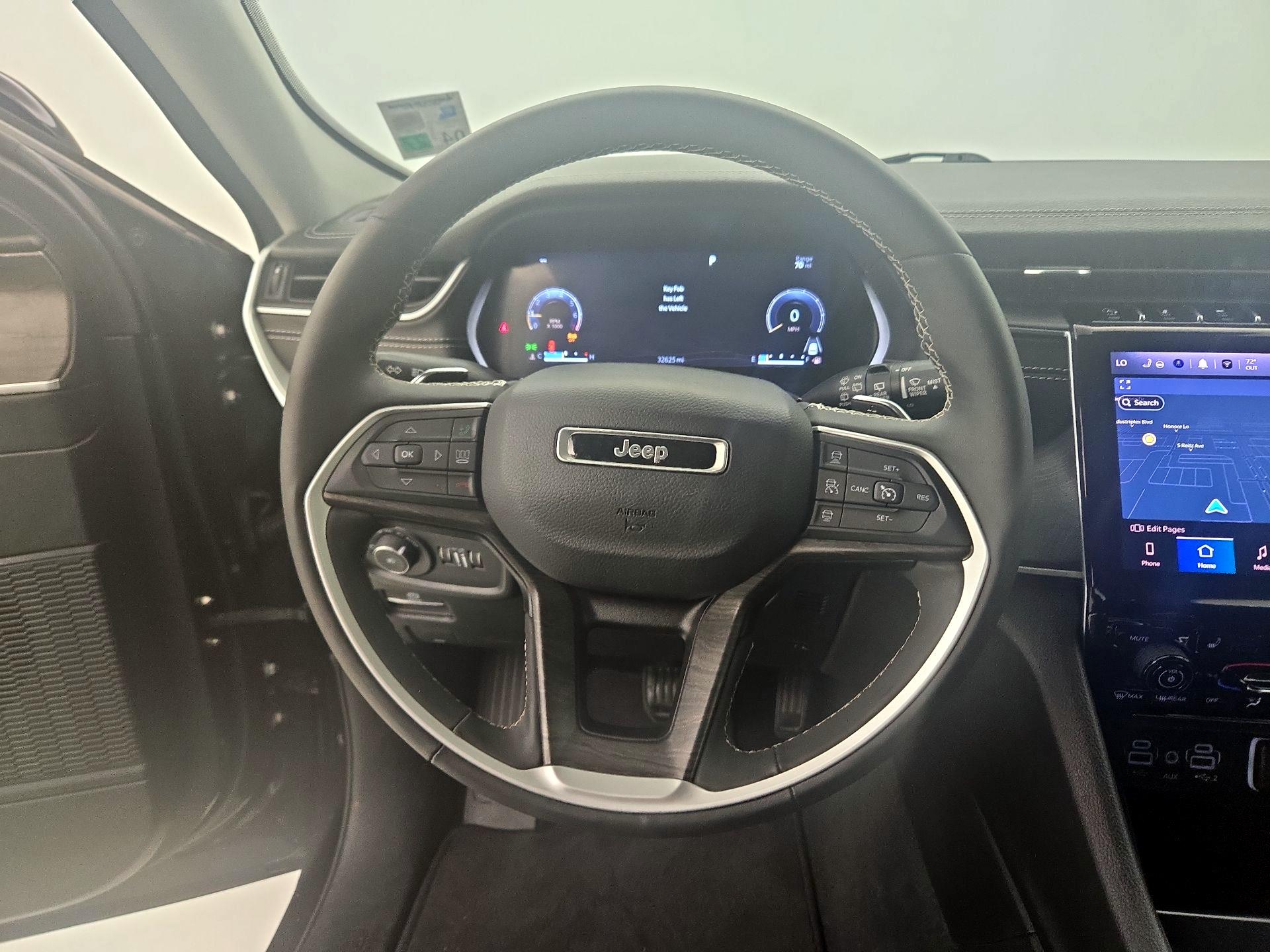 Thumbnail: 2023 Jeep Grand Cherokee - 10