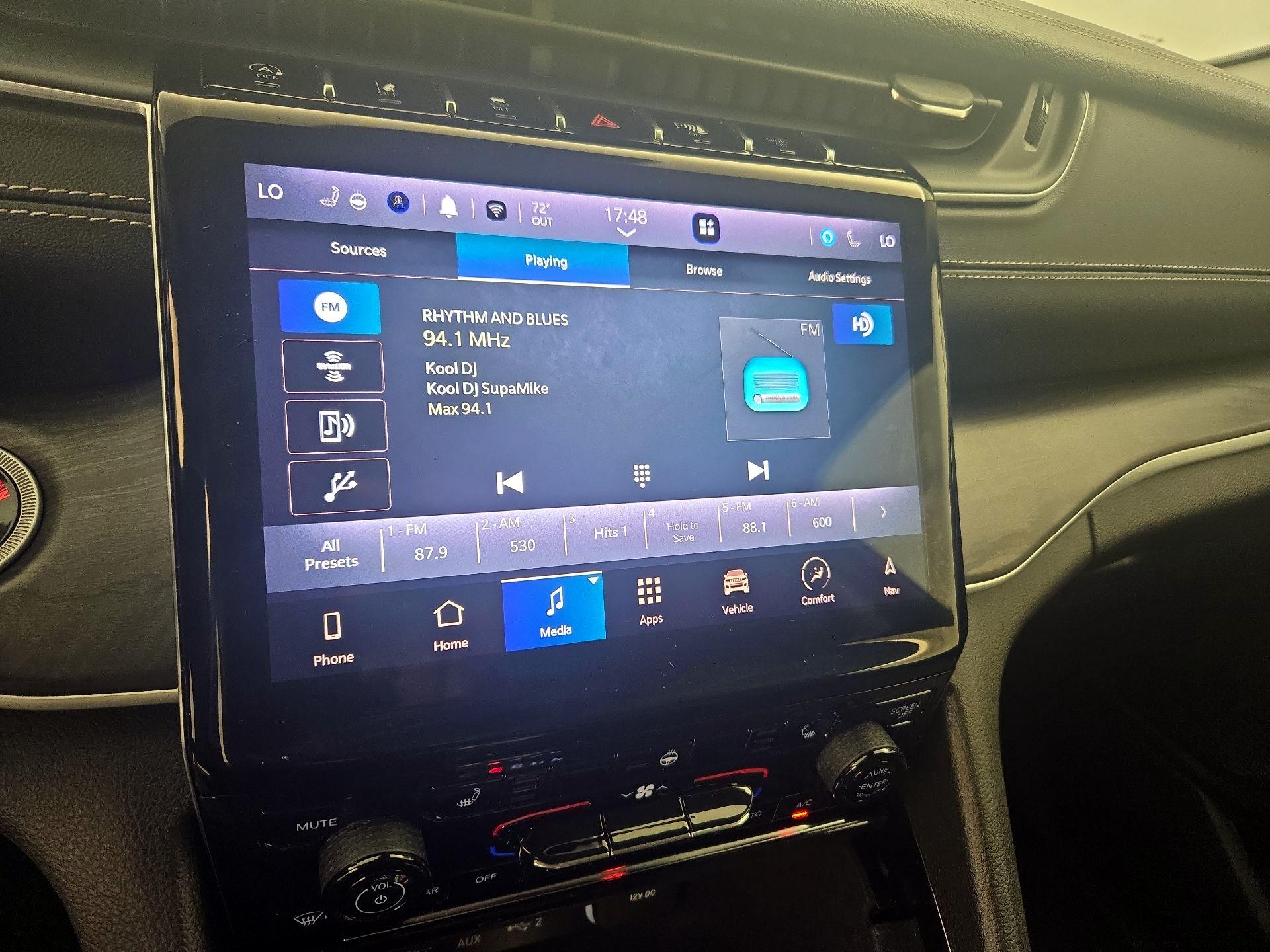 Thumbnail: 2023 Jeep Grand Cherokee - 16