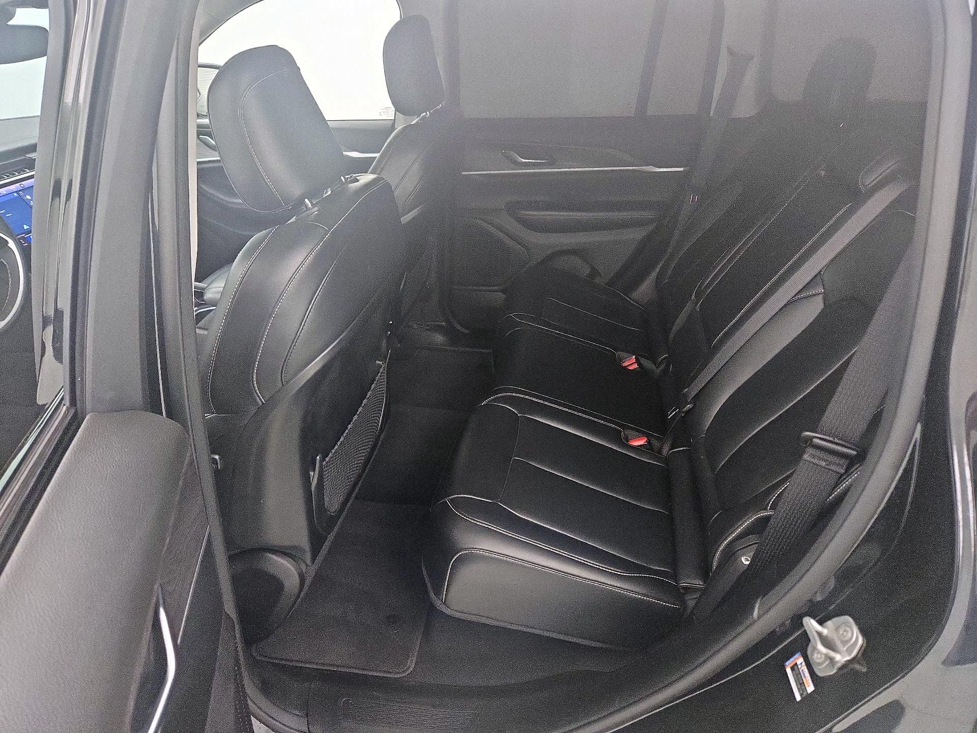 Thumbnail: 2023 Jeep Grand Cherokee - 20