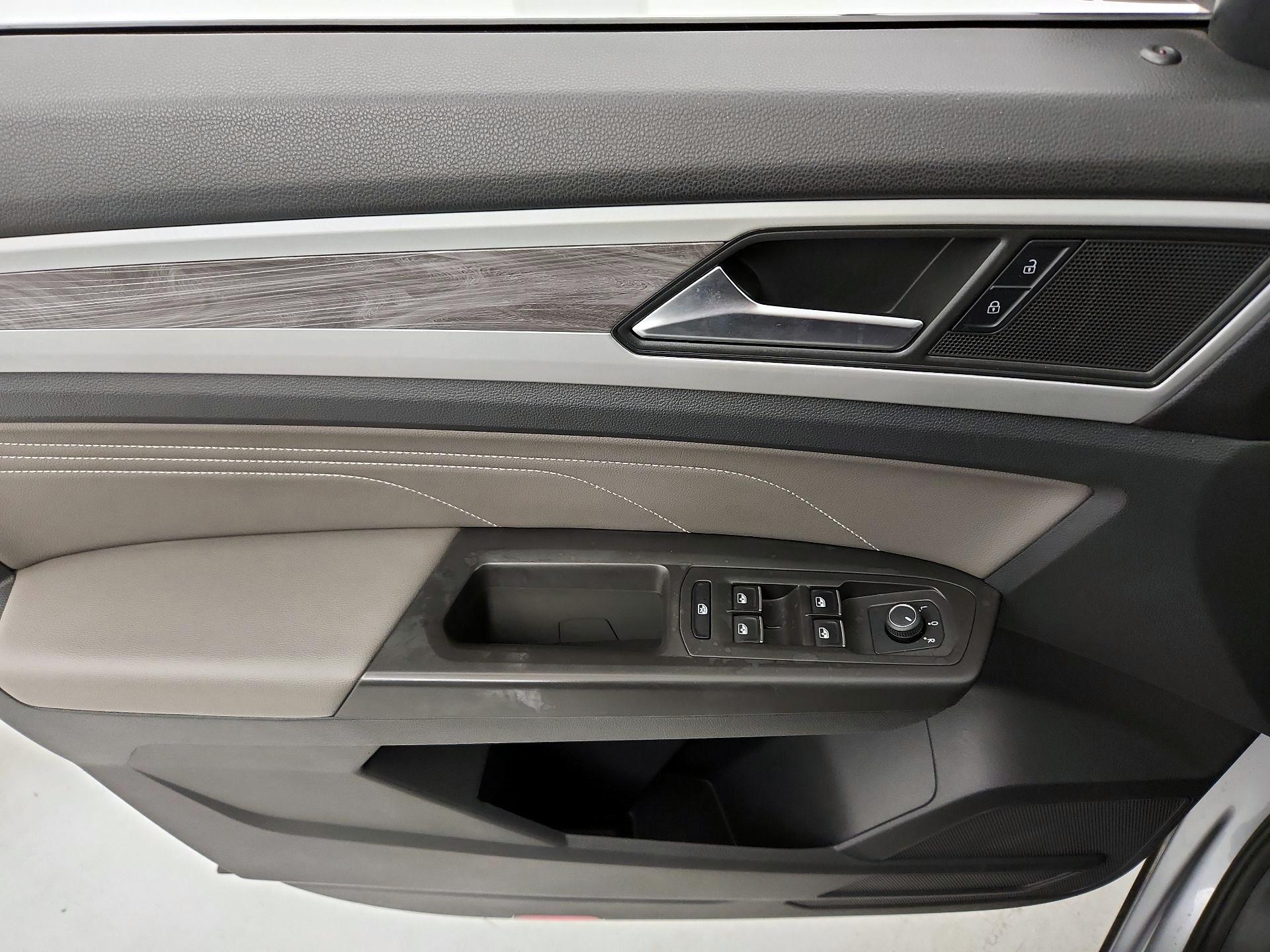 Thumbnail: 2022 Volkswagen Atlas - 12