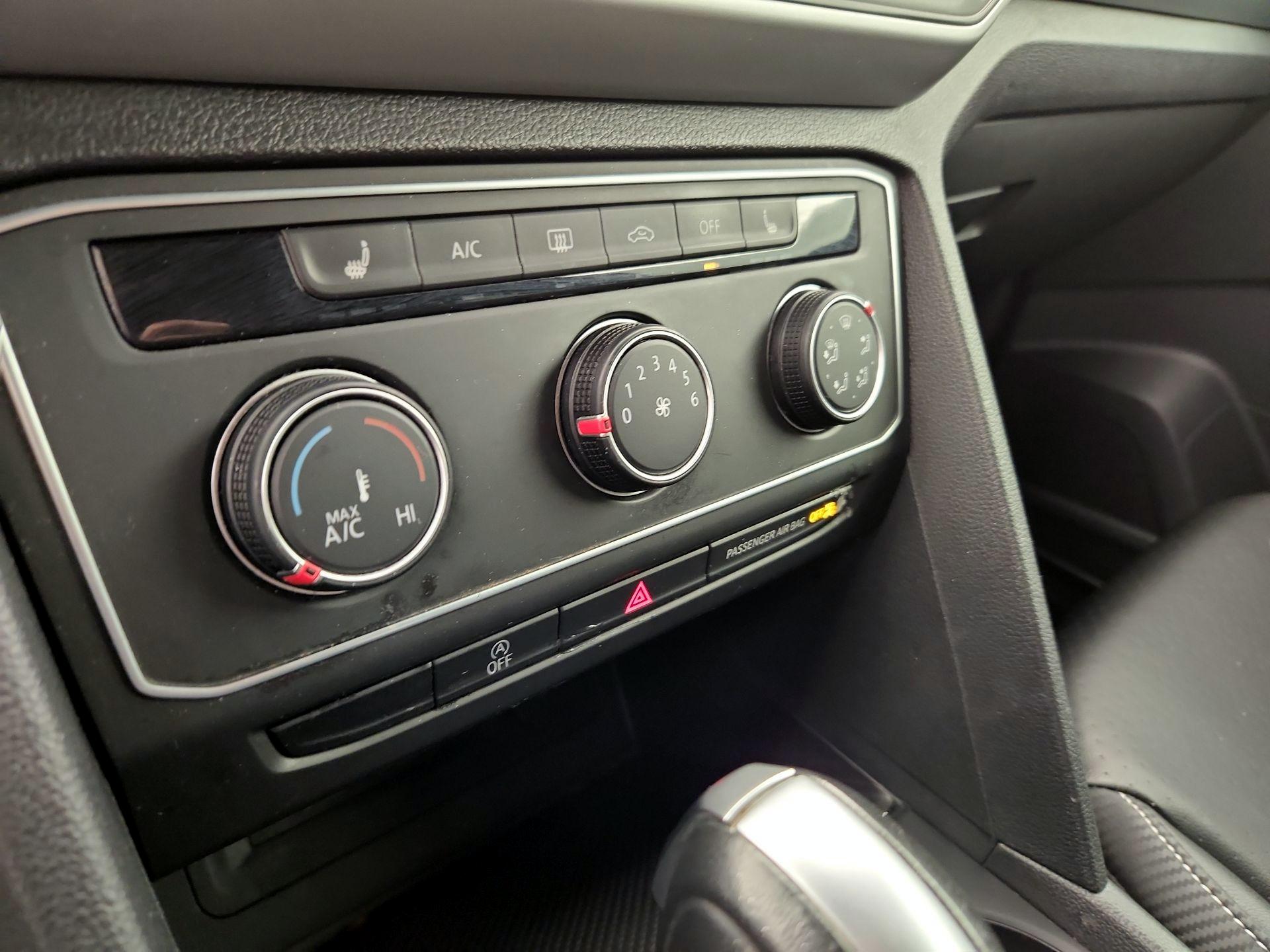 Thumbnail: 2022 Volkswagen Atlas - 16