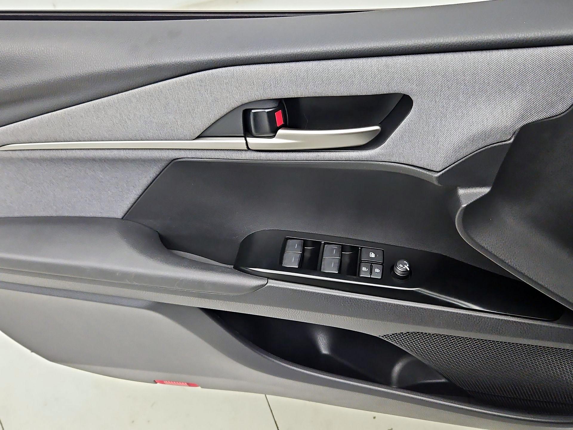 Thumbnail: 2025 Toyota Camry - 12