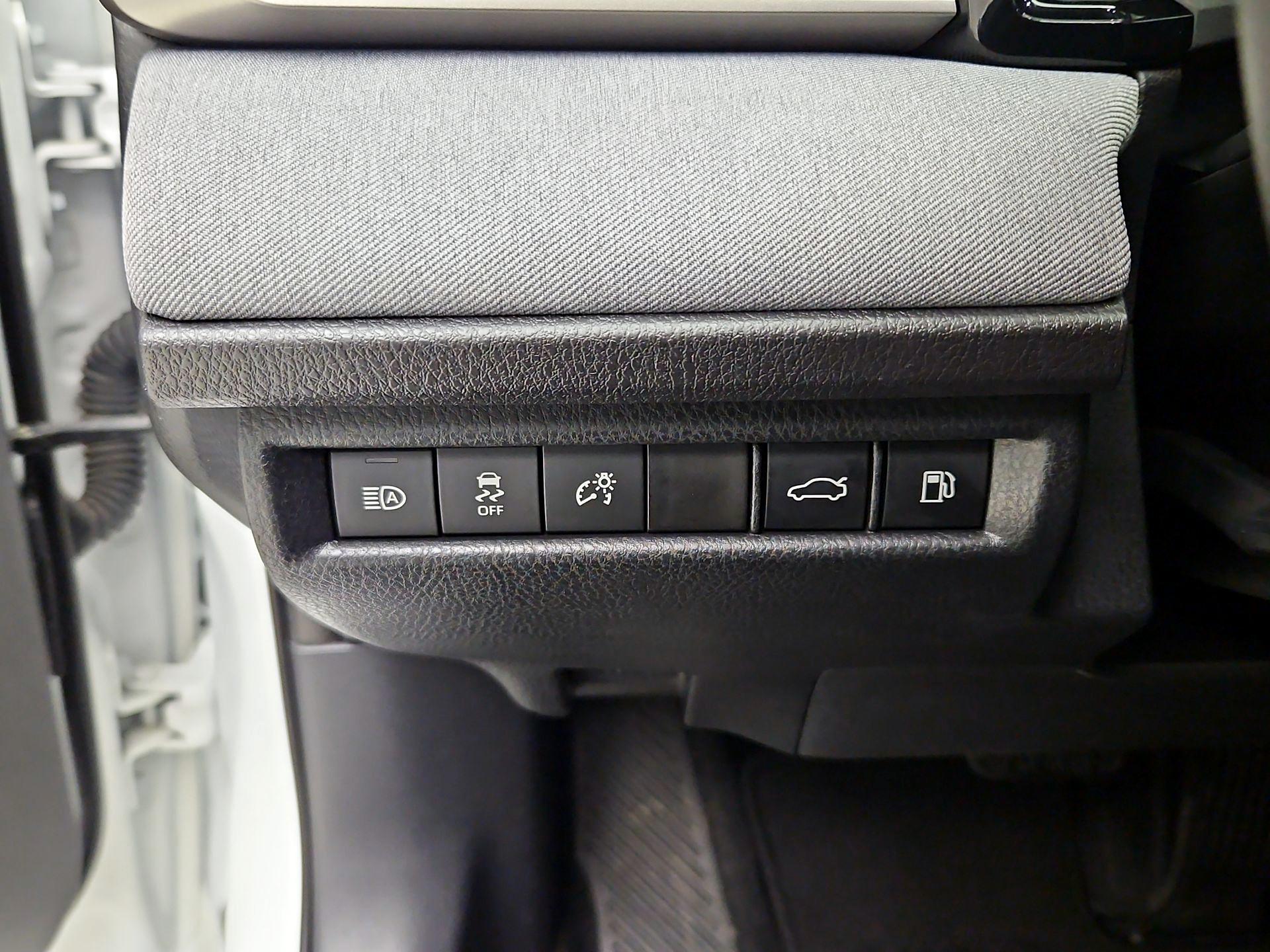 Thumbnail: 2025 Toyota Camry - 13