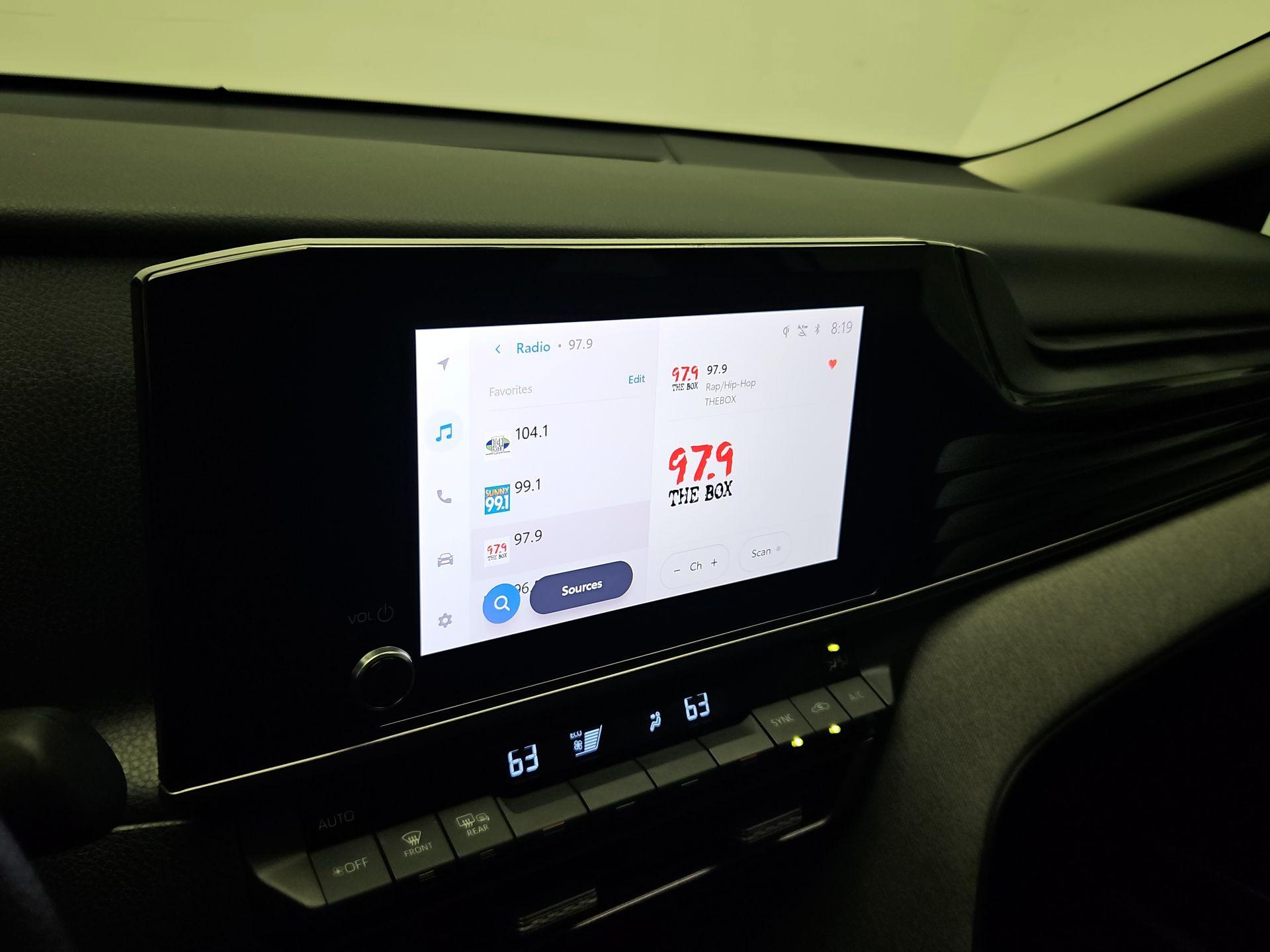 Thumbnail: 2025 Toyota Camry - 15