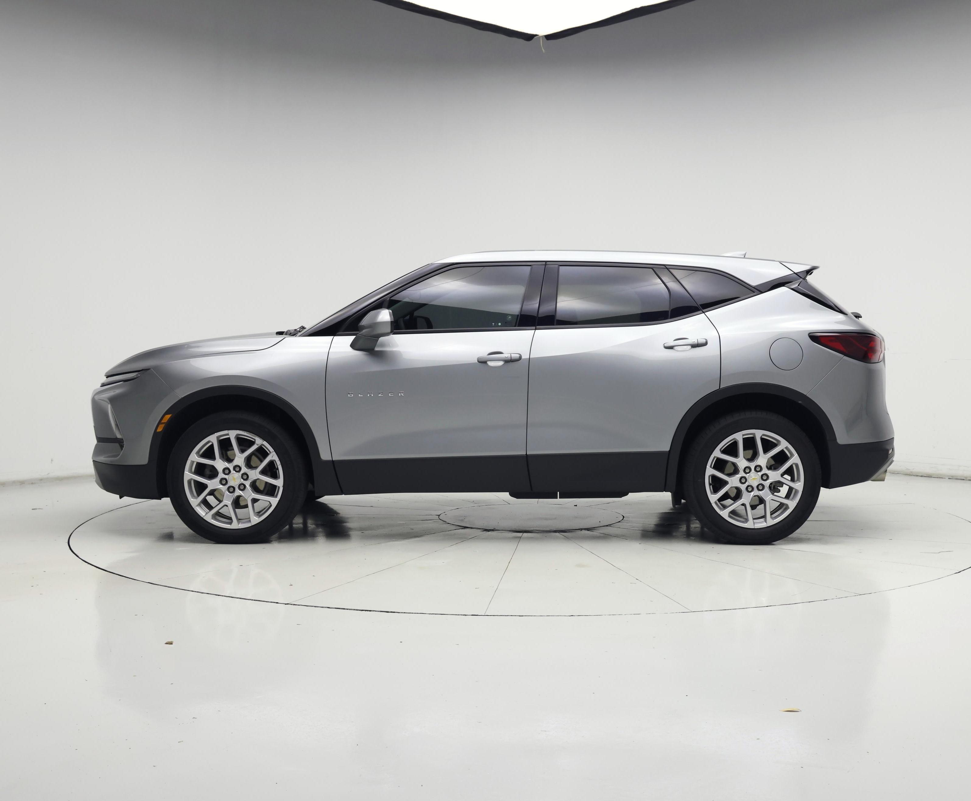 Thumbnail: 2023 Chevrolet Blazer - 3