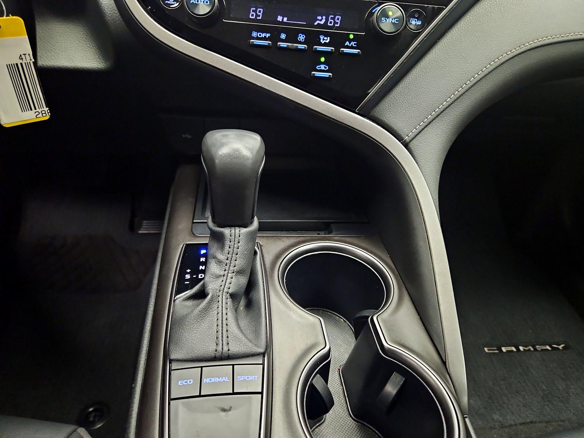 Thumbnail: 2024 Toyota Camry - 16