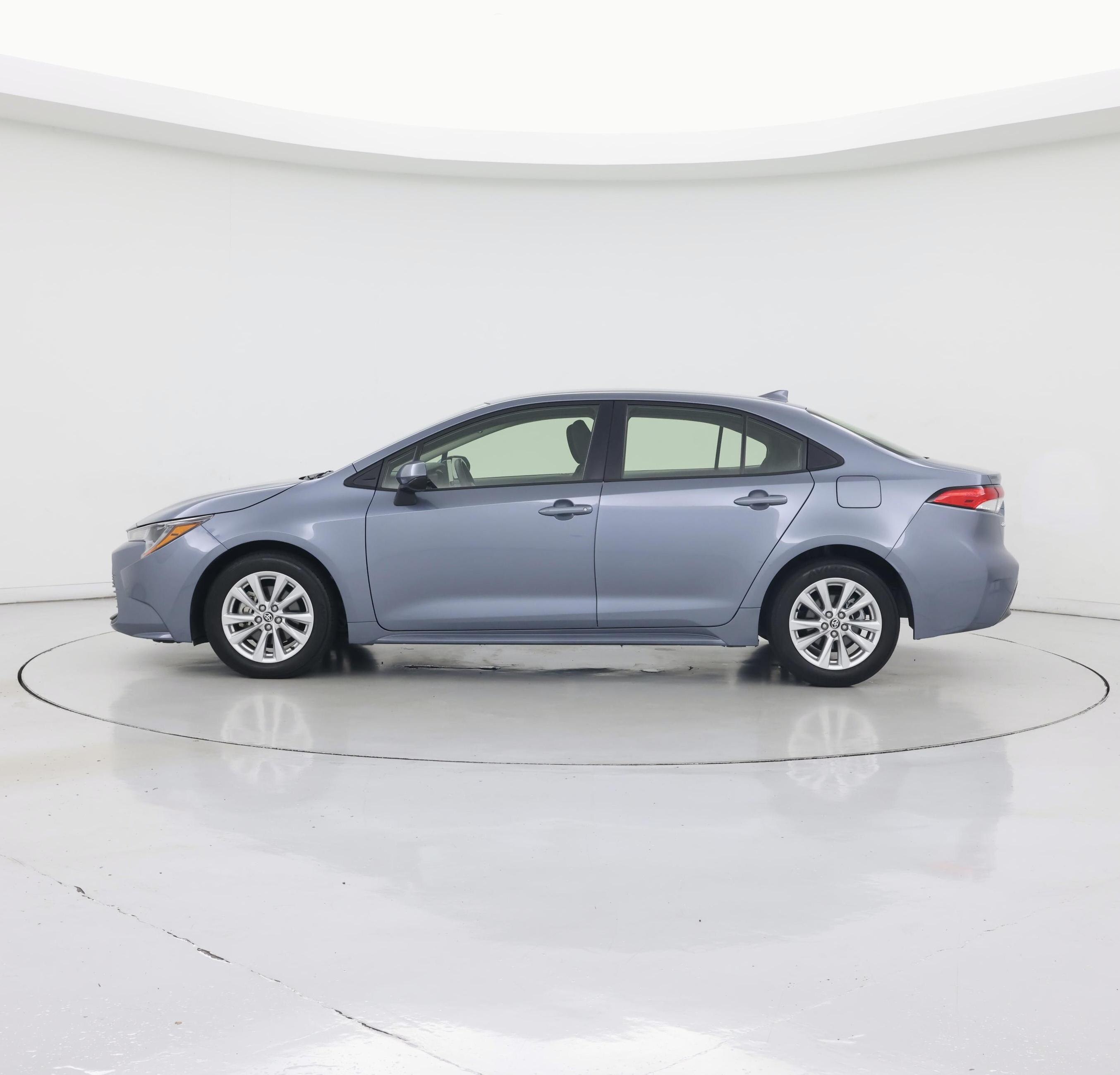 Thumbnail: 2023 Toyota Corolla - 3