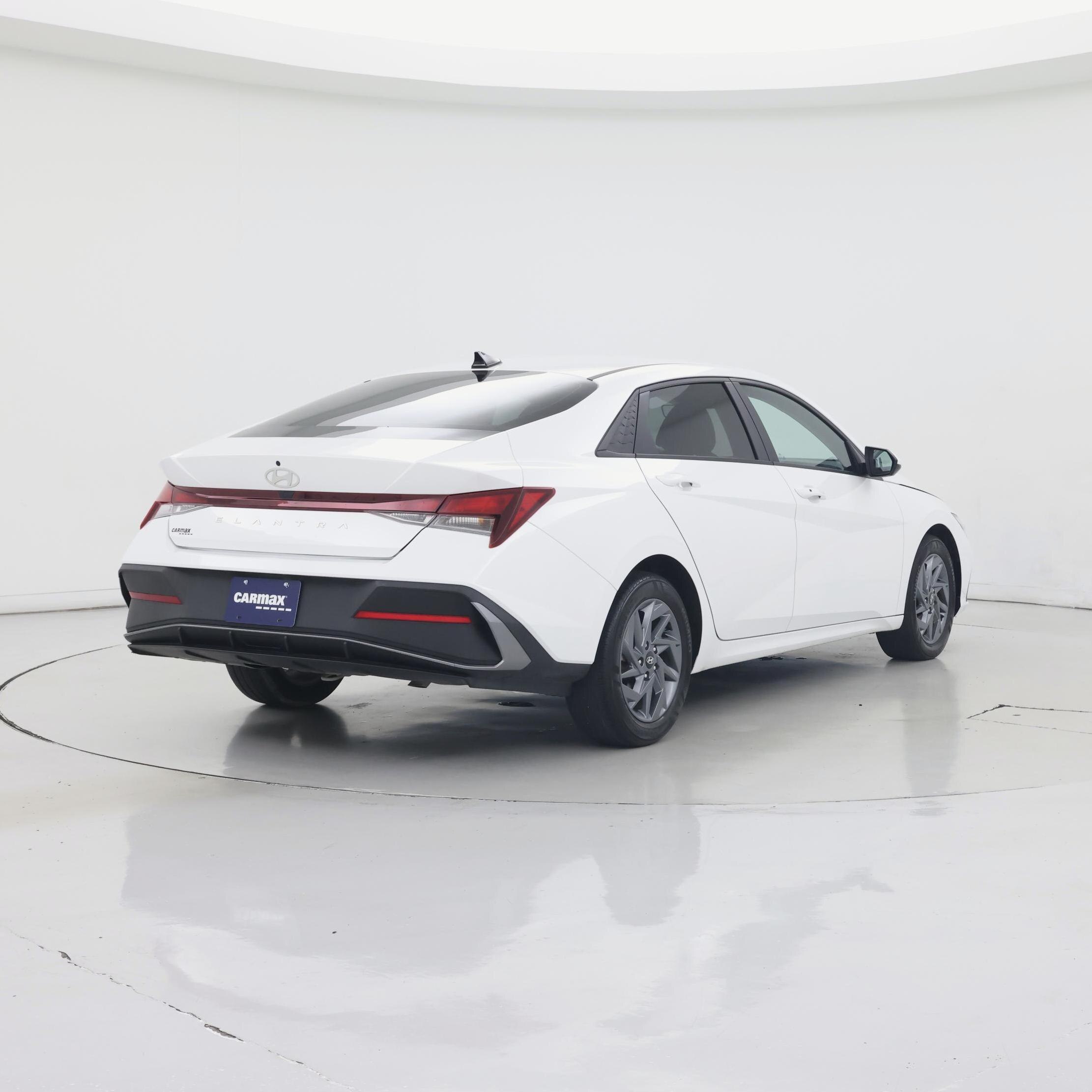 Thumbnail: 2024 Hyundai Elantra - 8