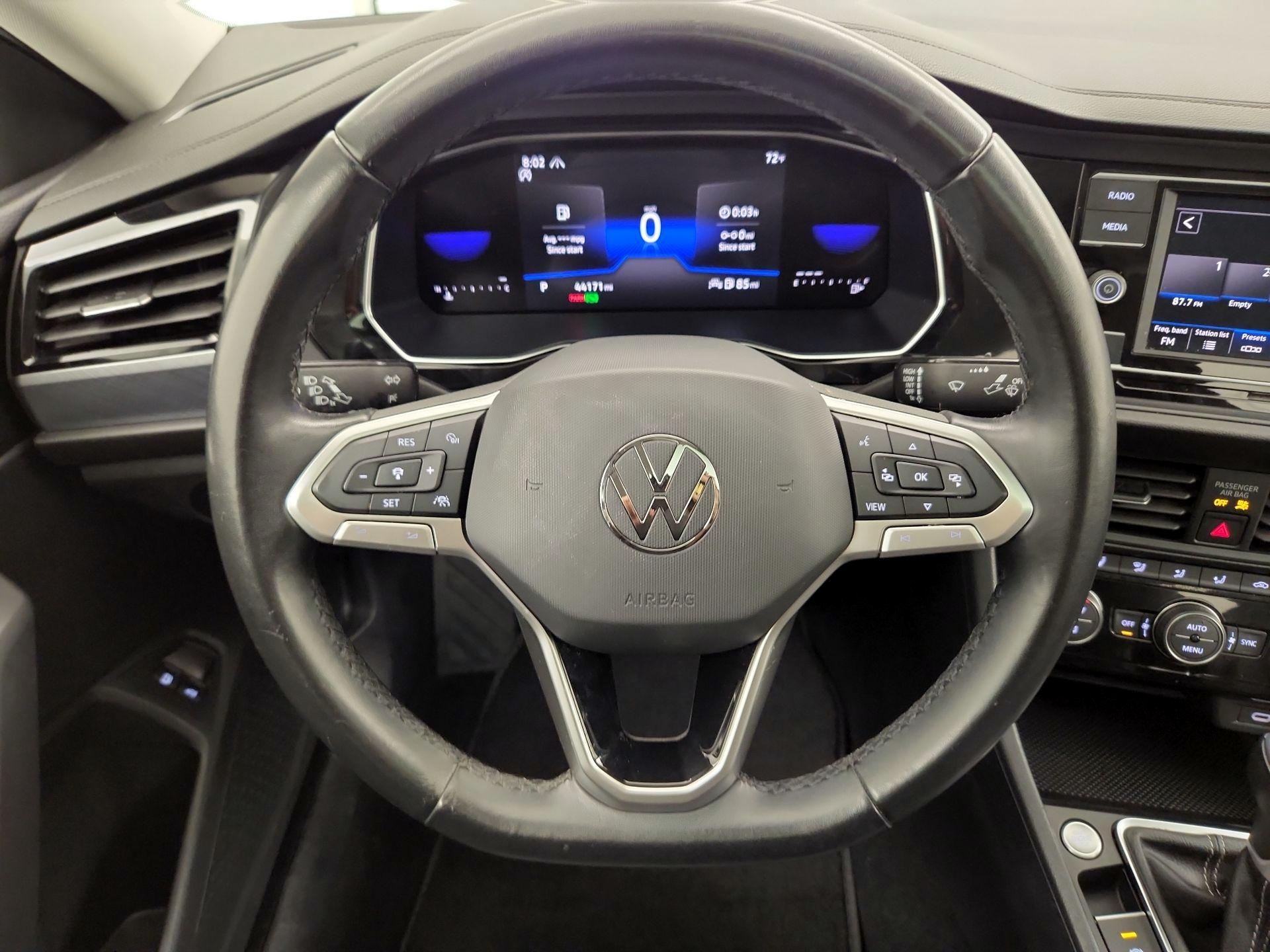Thumbnail: 2023 Volkswagen Jetta - 10