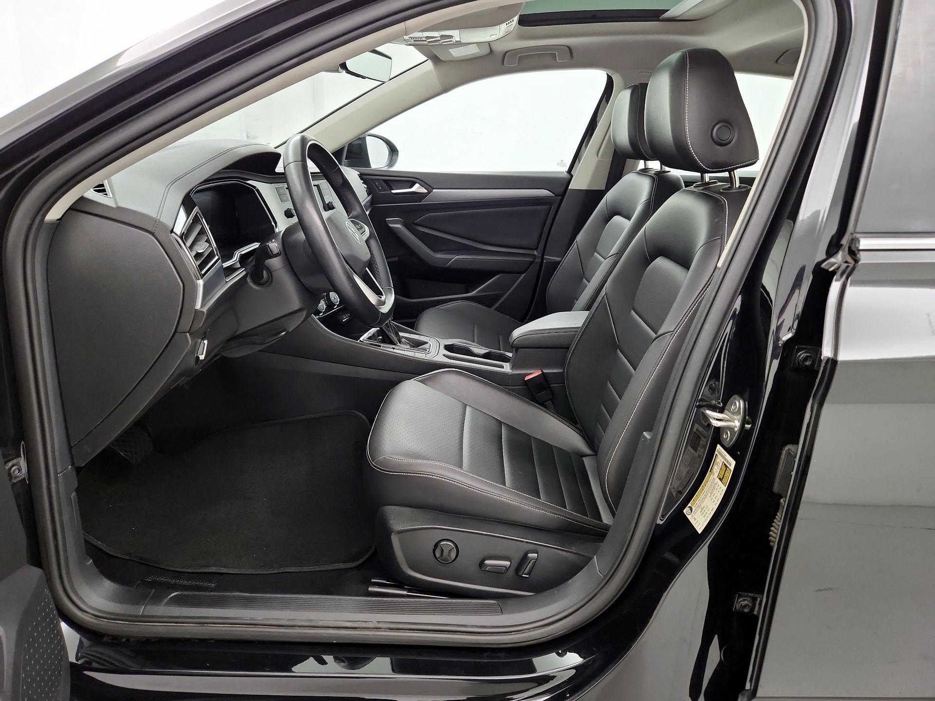 Thumbnail: 2023 Volkswagen Jetta - 11
