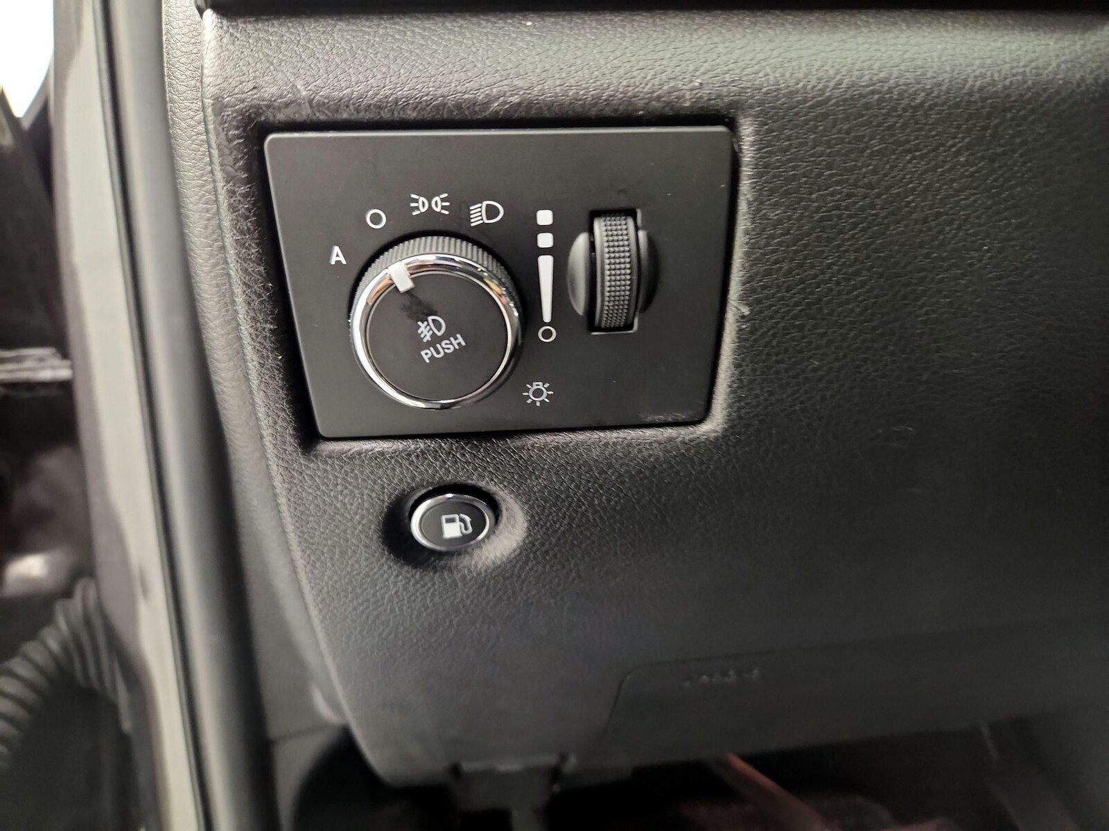2020 Jeep Grand Cherokee Altitude - Photo 14
