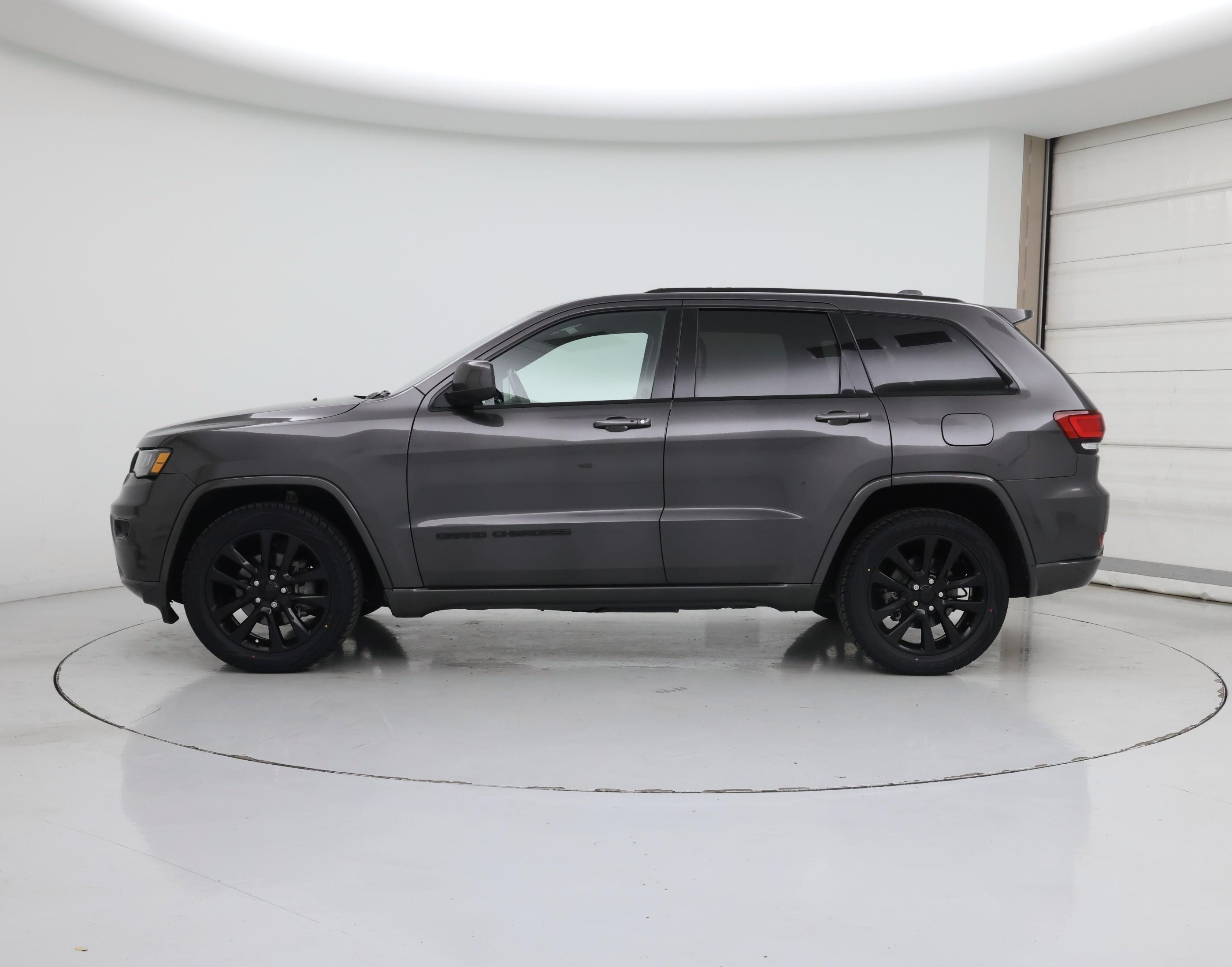 Thumbnail: 2020 Jeep Grand Cherokee - 3