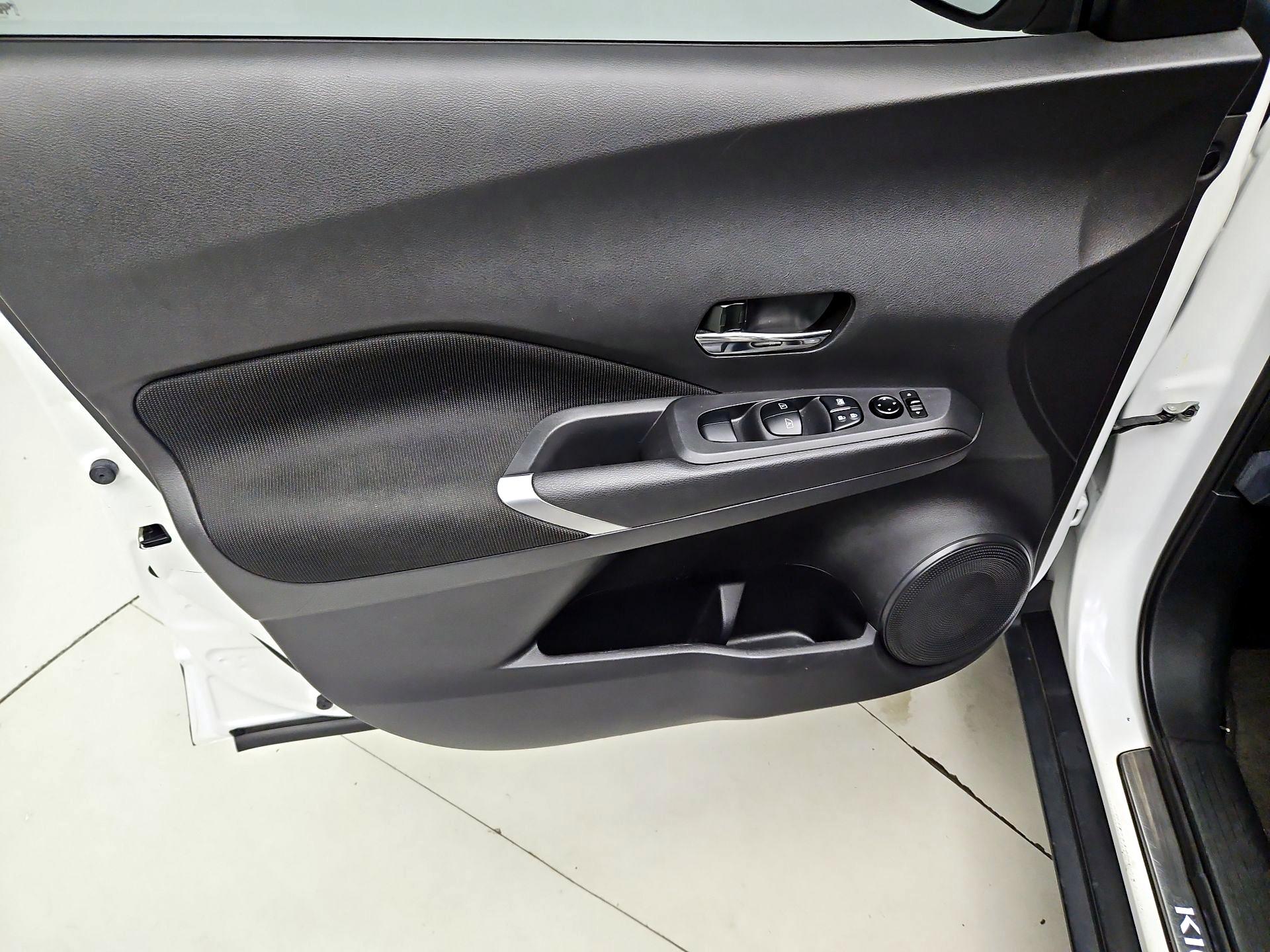 Thumbnail: 2022 Nissan Kicks - 12