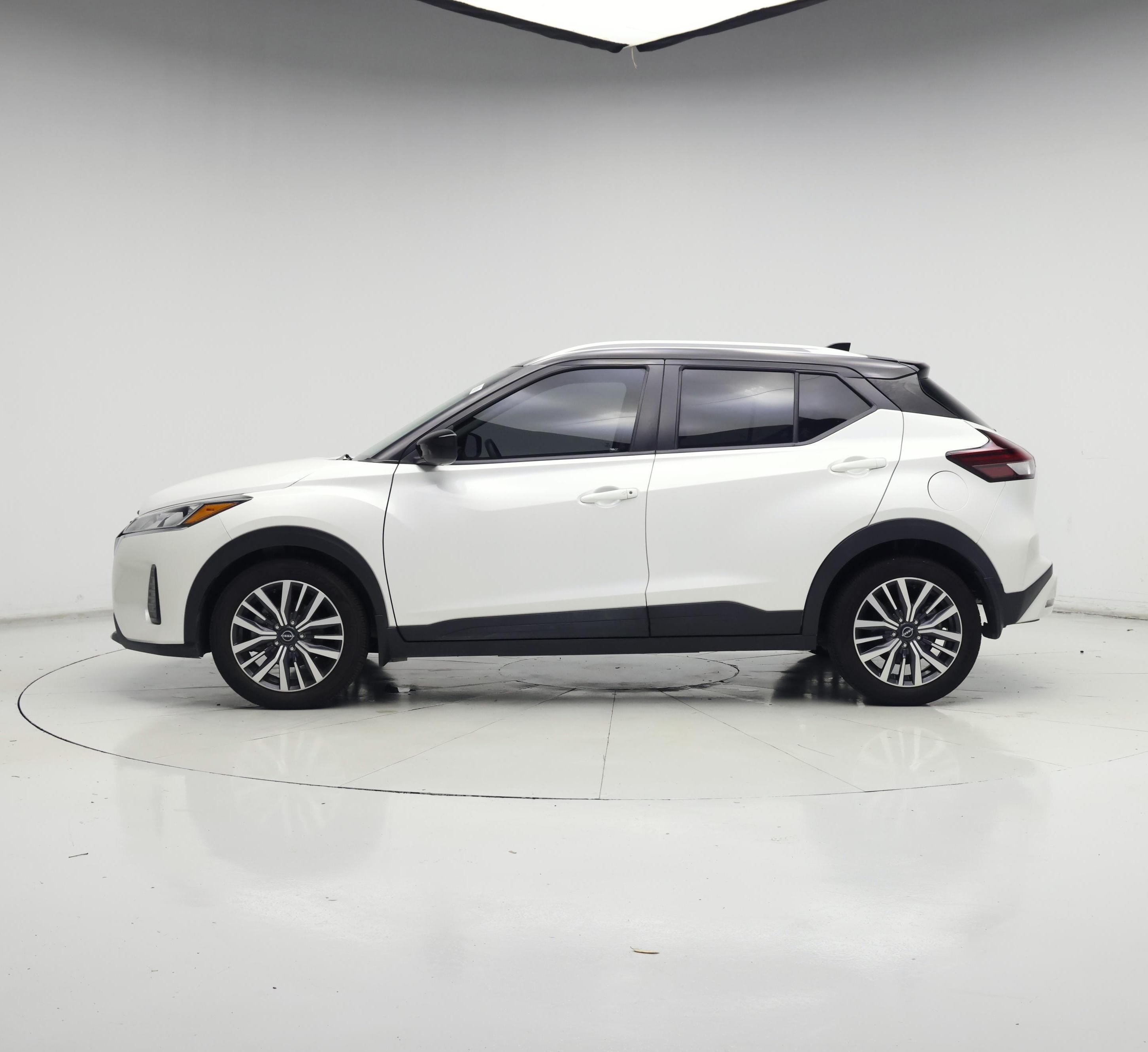 Thumbnail: 2022 Nissan Kicks - 3