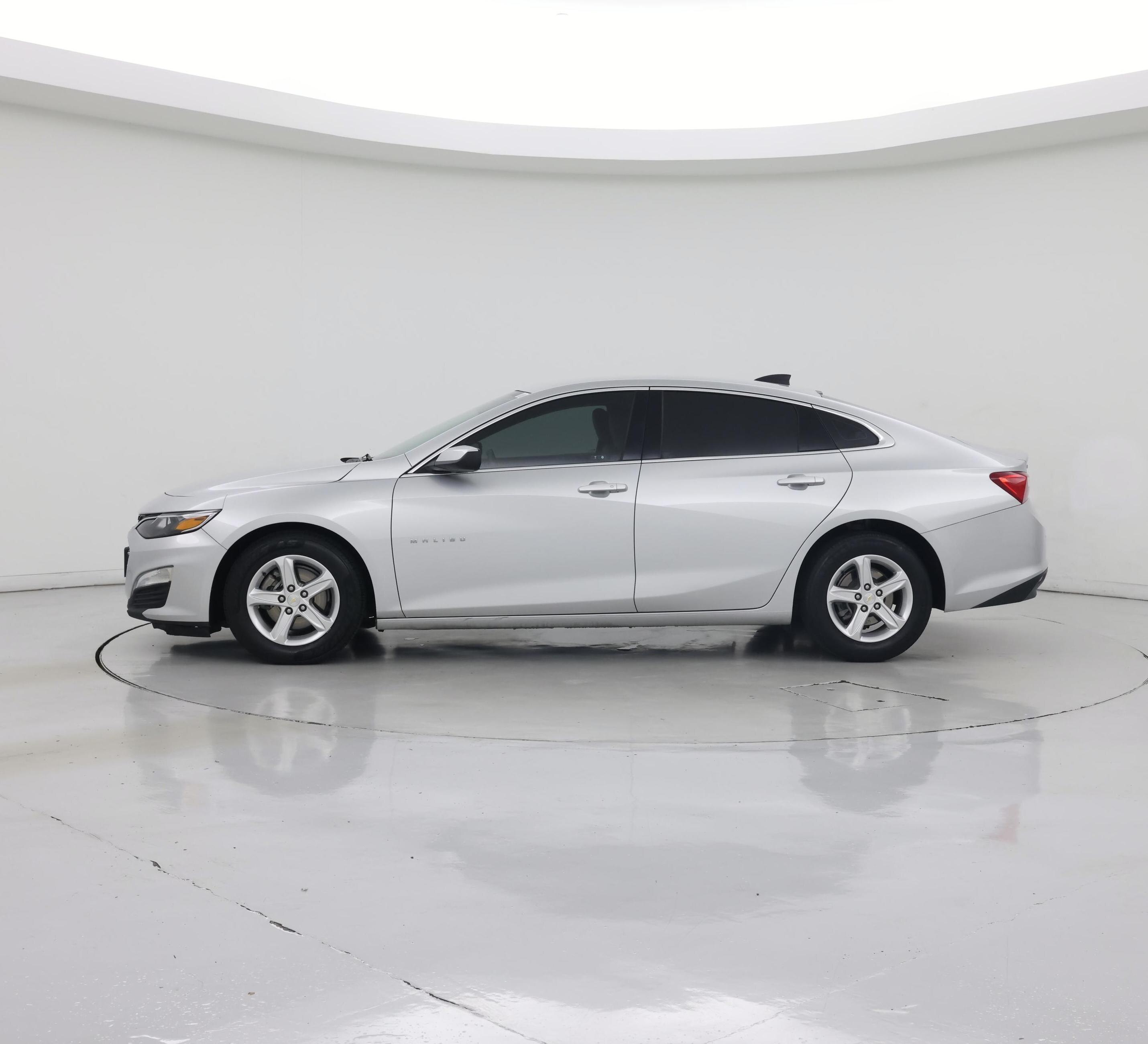 Thumbnail: 2022 Chevrolet Malibu - 3