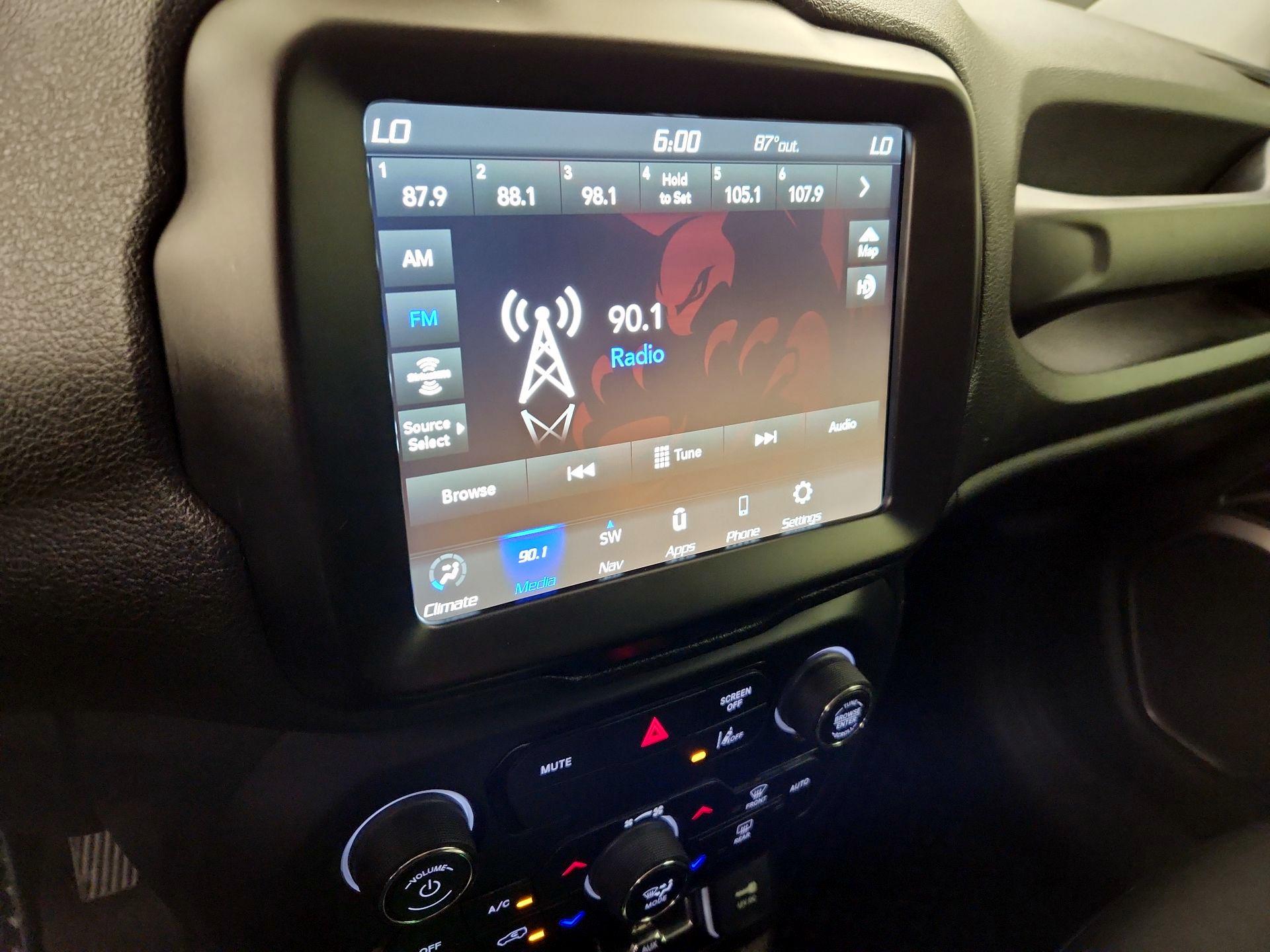 Thumbnail: 2022 Jeep Renegade - 16