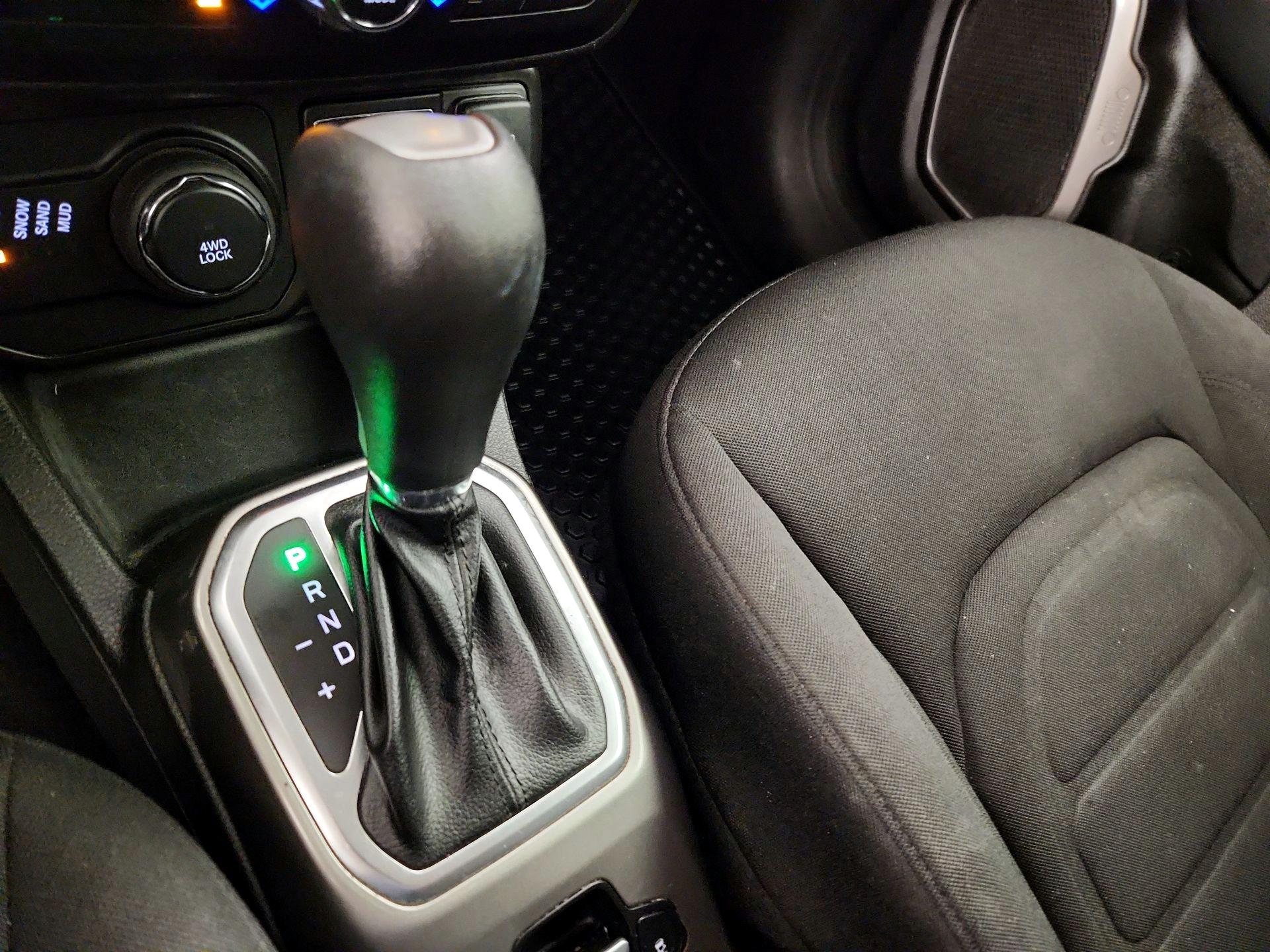 Thumbnail: 2022 Jeep Renegade - 18