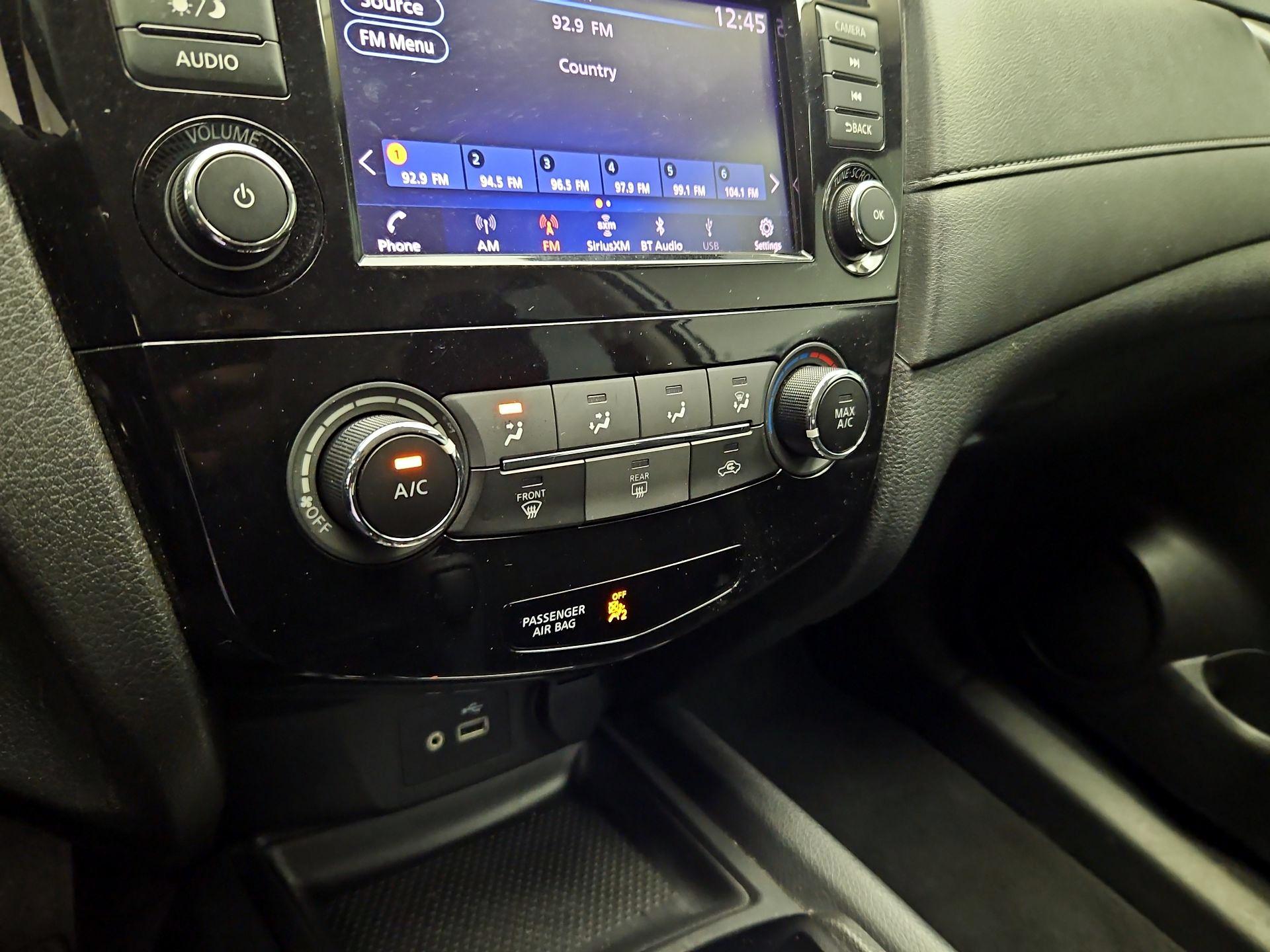 Thumbnail: 2020 Nissan Rogue - 16