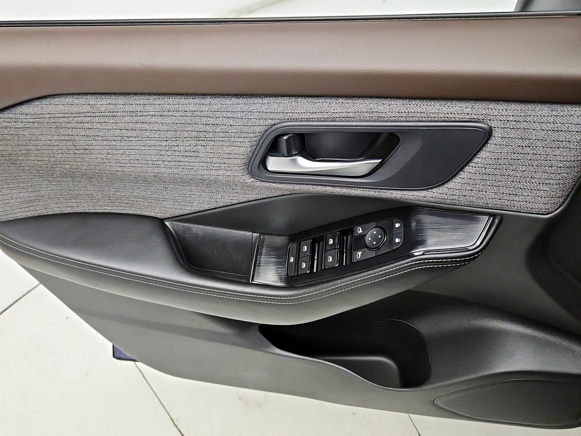 Thumbnail: 2023 Nissan Rogue - 12