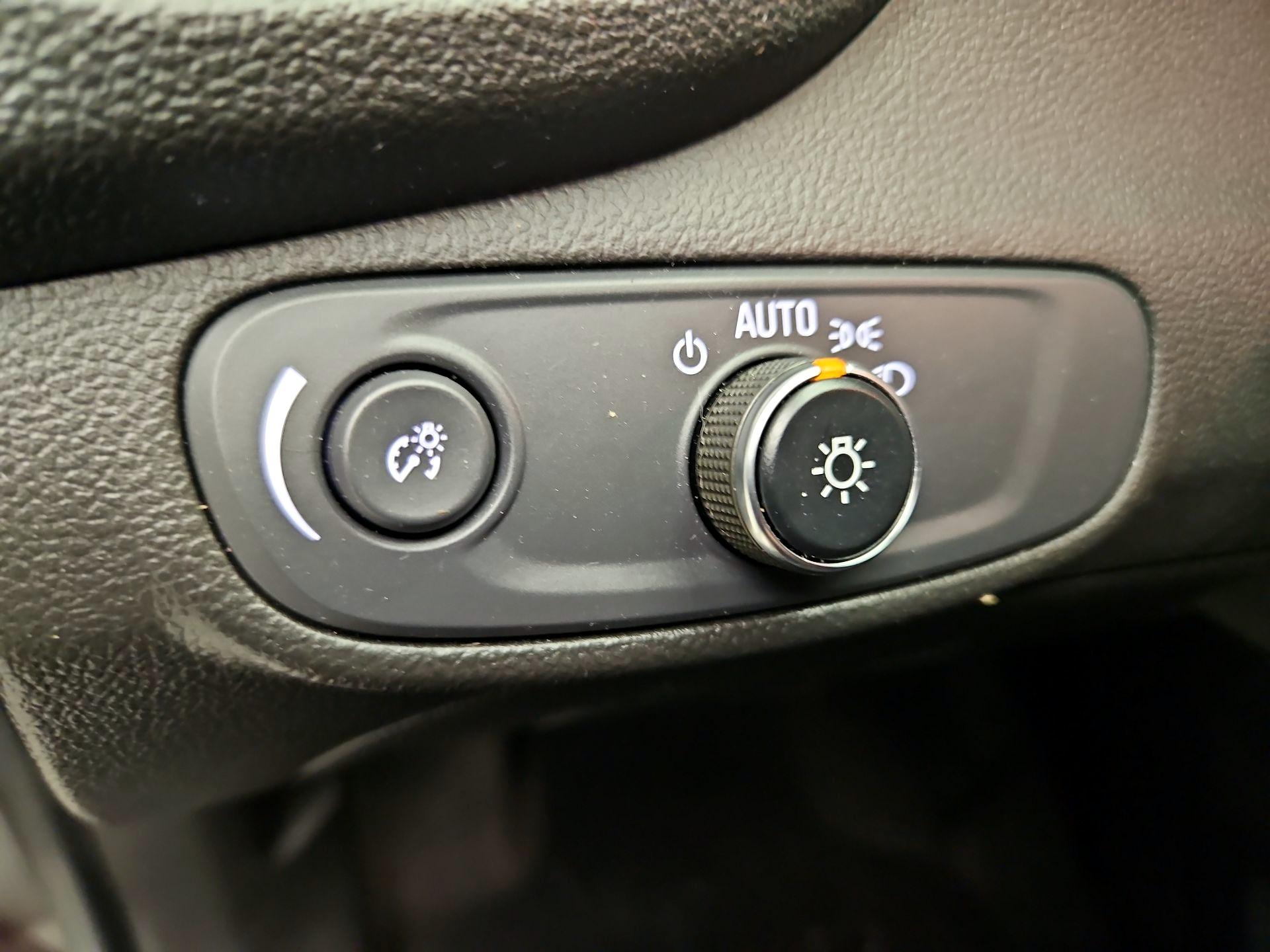 Thumbnail: 2021 Chevrolet Trax - 13