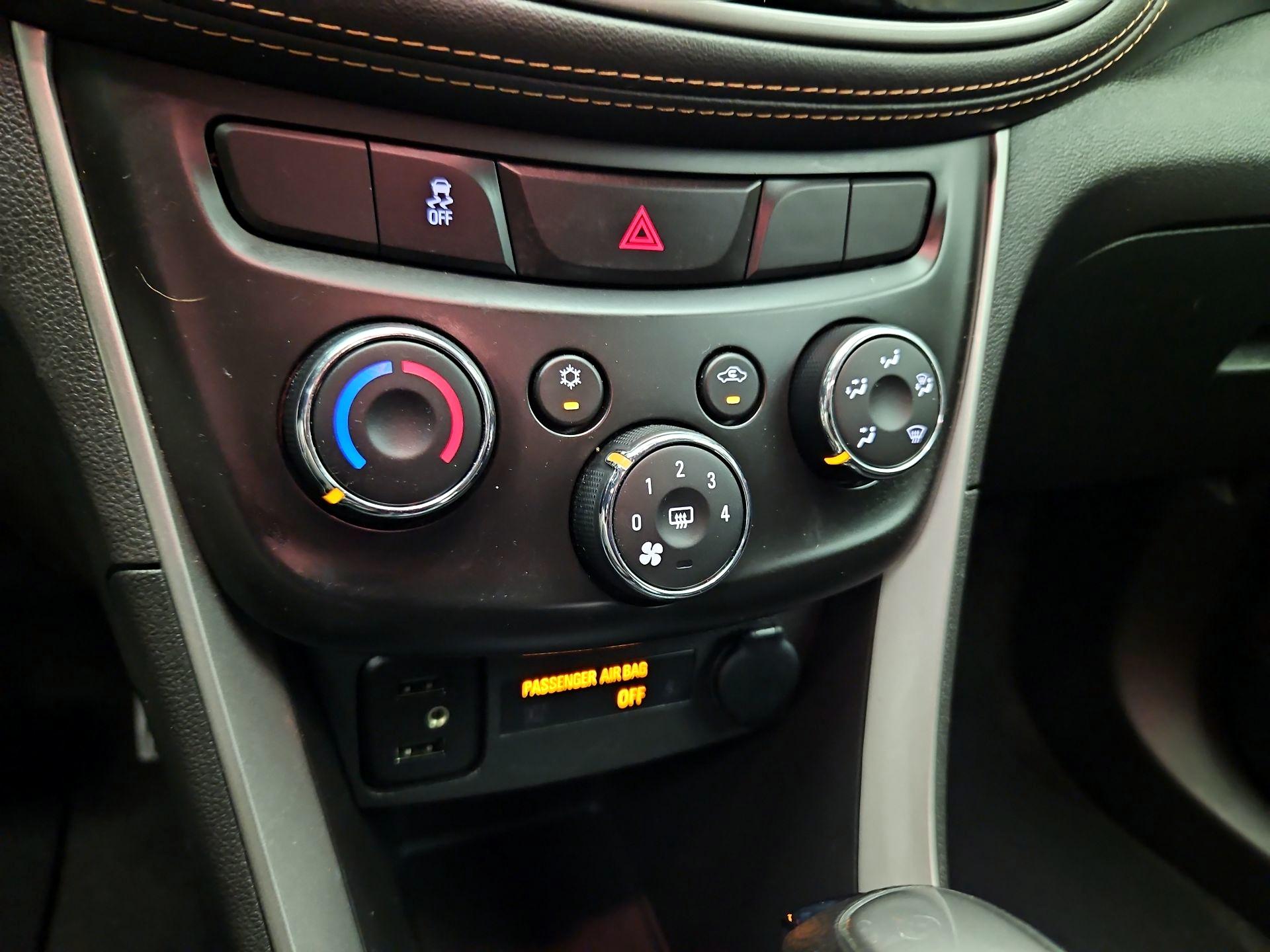 Thumbnail: 2021 Chevrolet Trax - 16