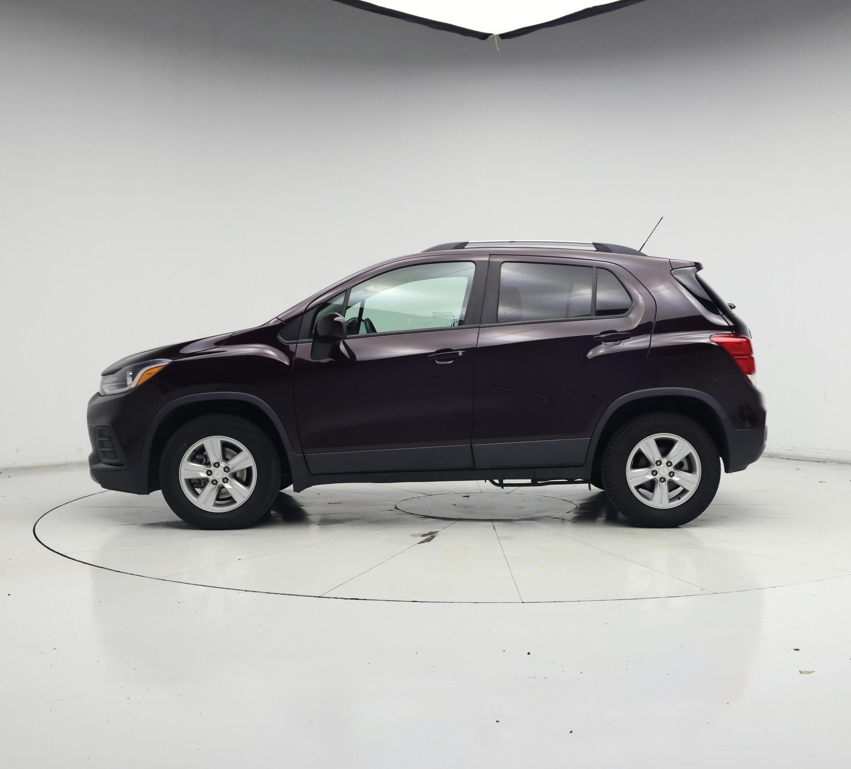 Thumbnail: 2021 Chevrolet Trax - 3