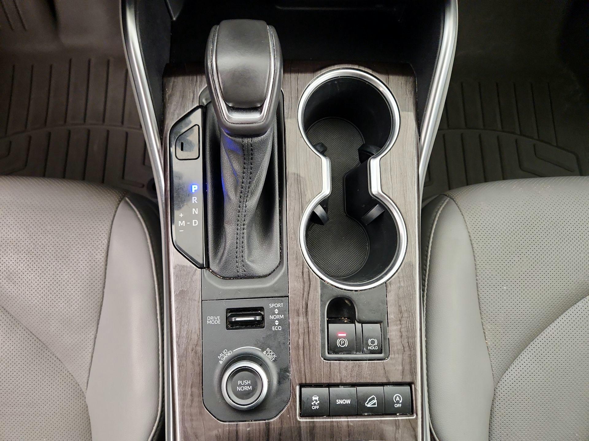 Thumbnail: 2021 Toyota Highlander - 18
