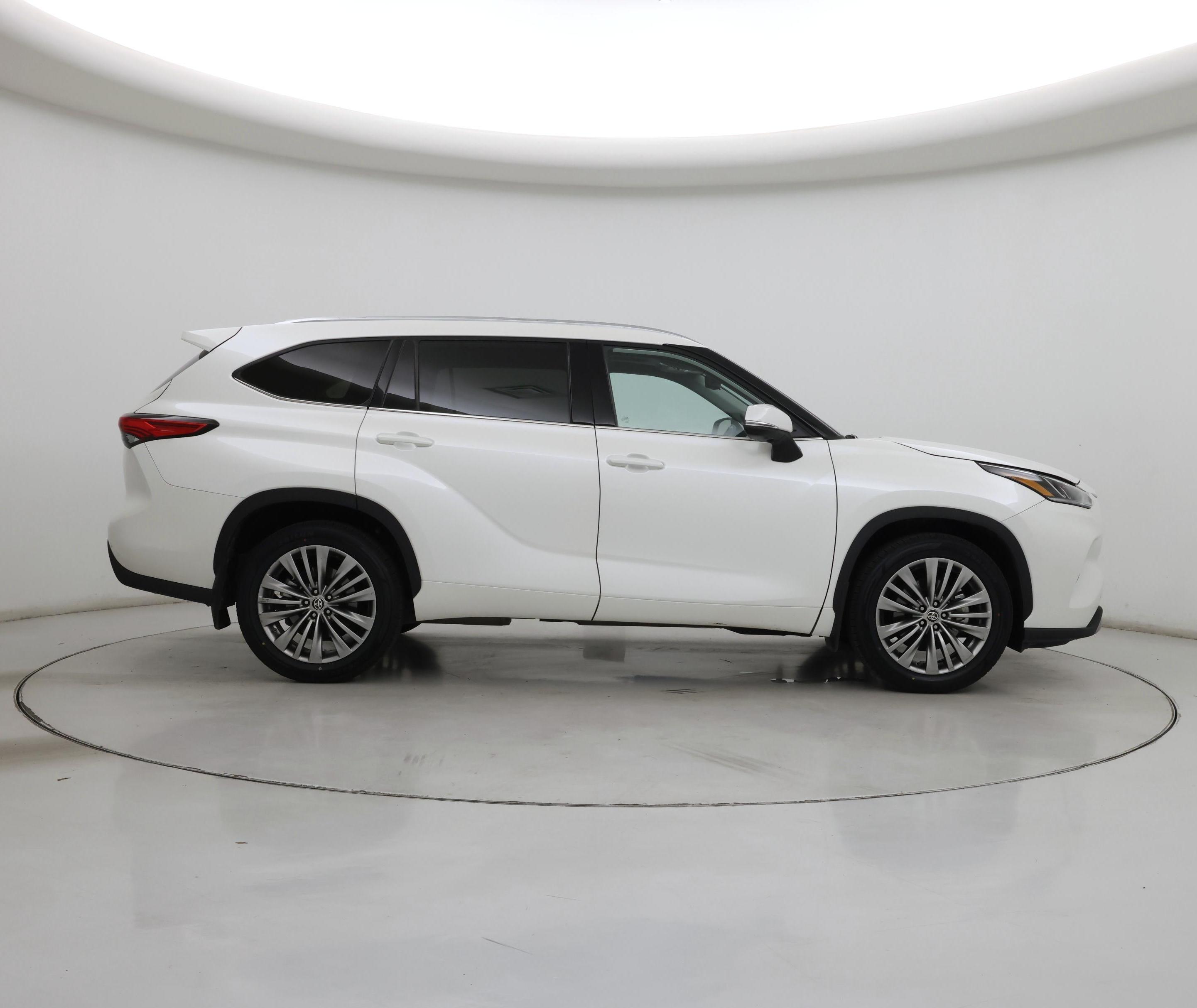 Thumbnail: 2021 Toyota Highlander - 7