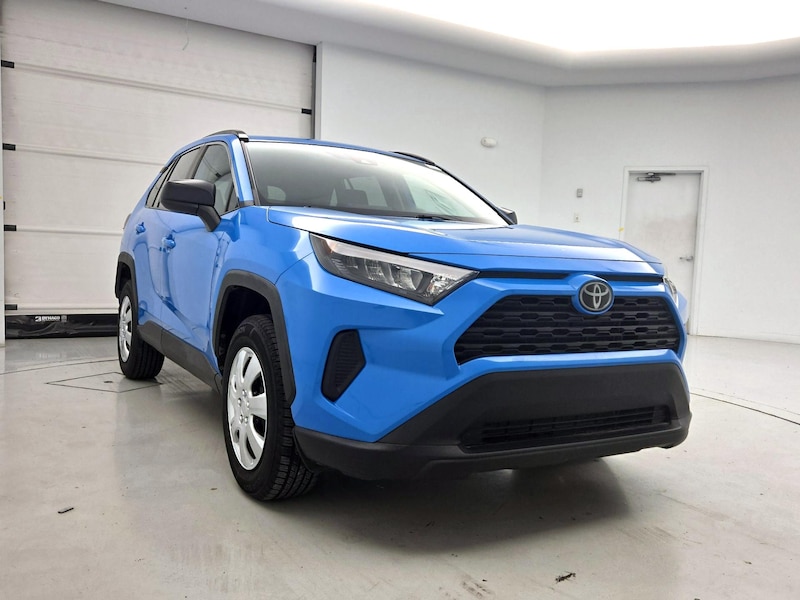2020 Toyota RAV4 LE
