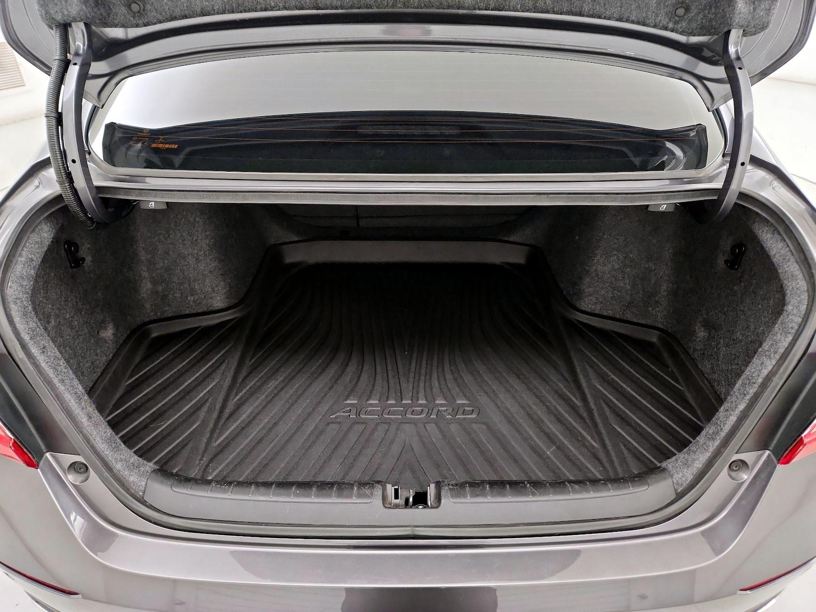 2022 Honda Accord Touring - Photo 22