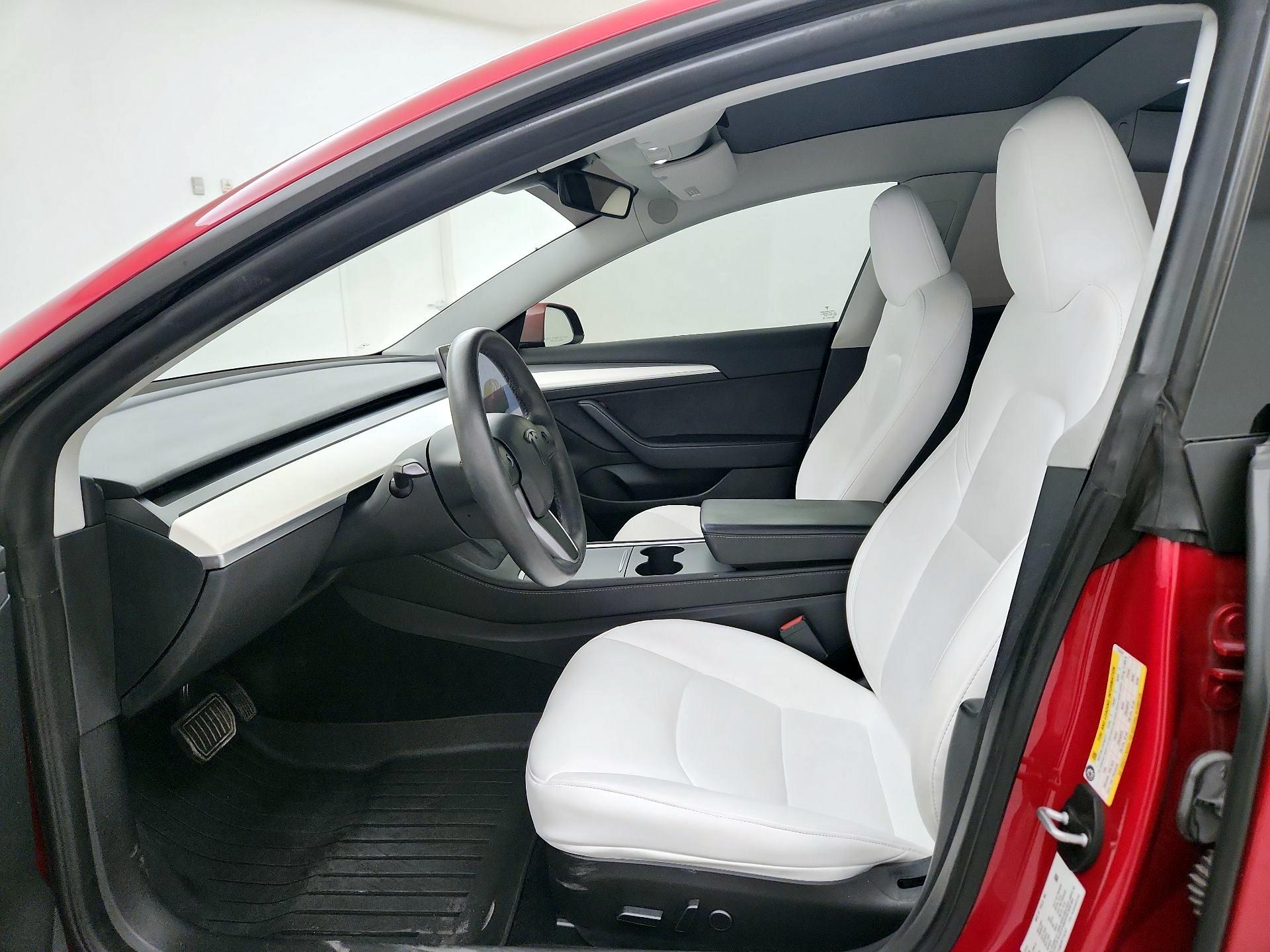 Thumbnail: 2023 Tesla Model 3 - 11