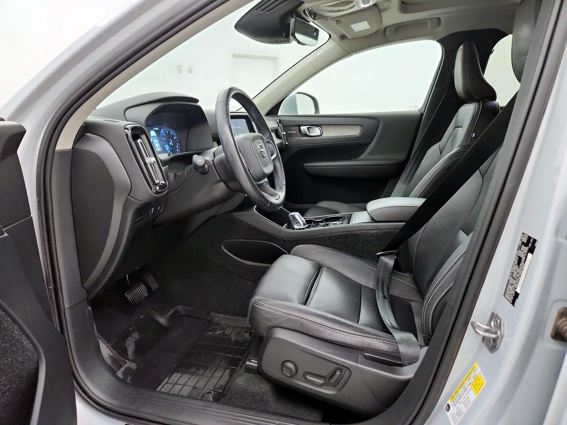 Thumbnail: 2020 Volvo XC40 - 11