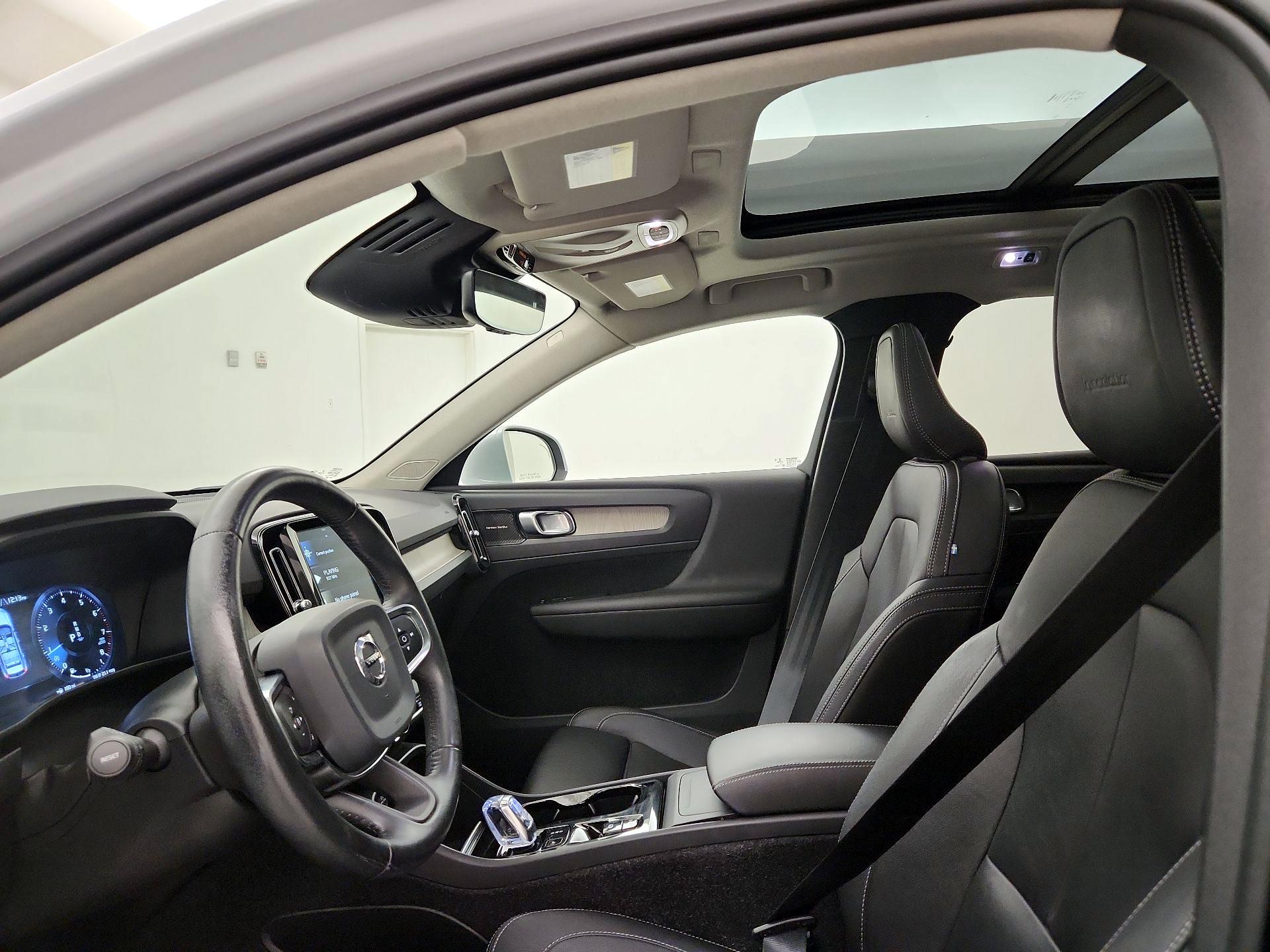 Thumbnail: 2020 Volvo XC40 - 20