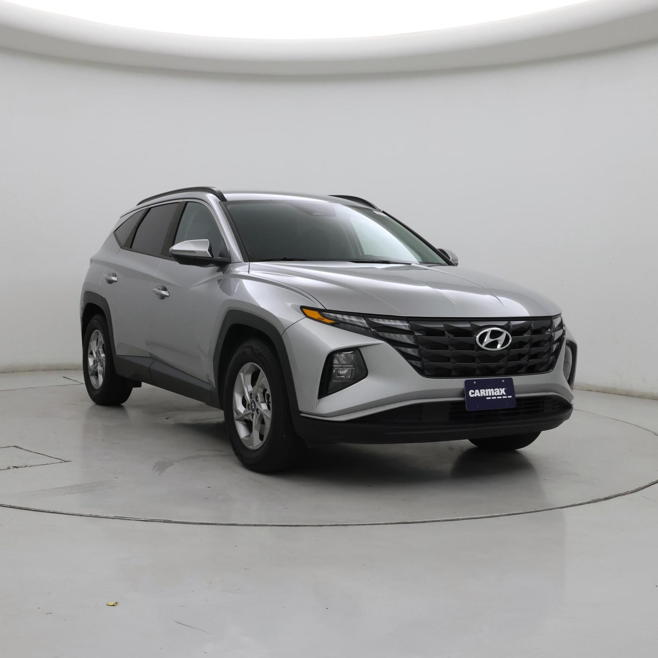 Silver 2022 Hyundai Tucson SUV / Crossover Front-Wheel Drive Automatic
