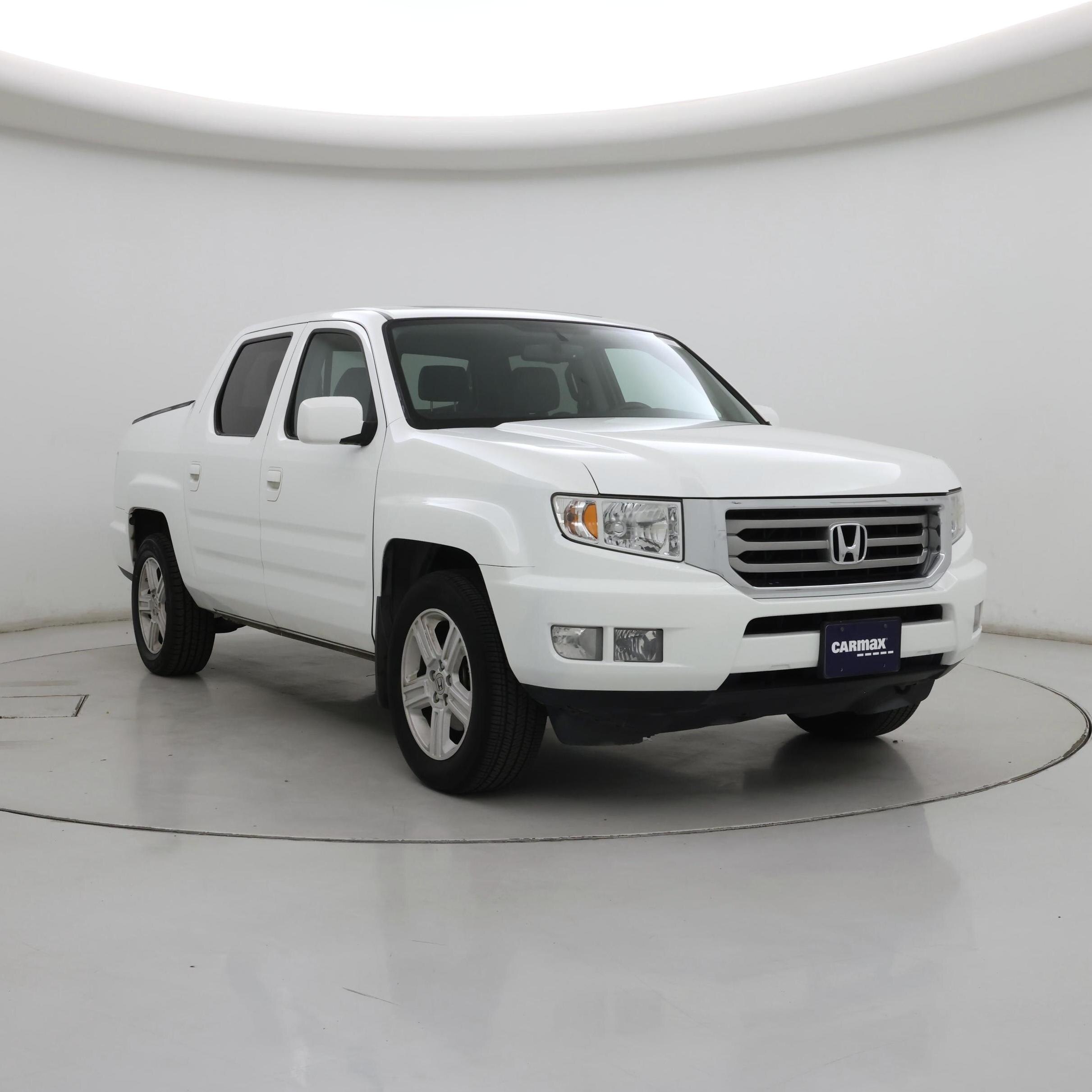 White 2014 Honda Ridgeline Pickup Truck Four-Wheel Drive Automatic