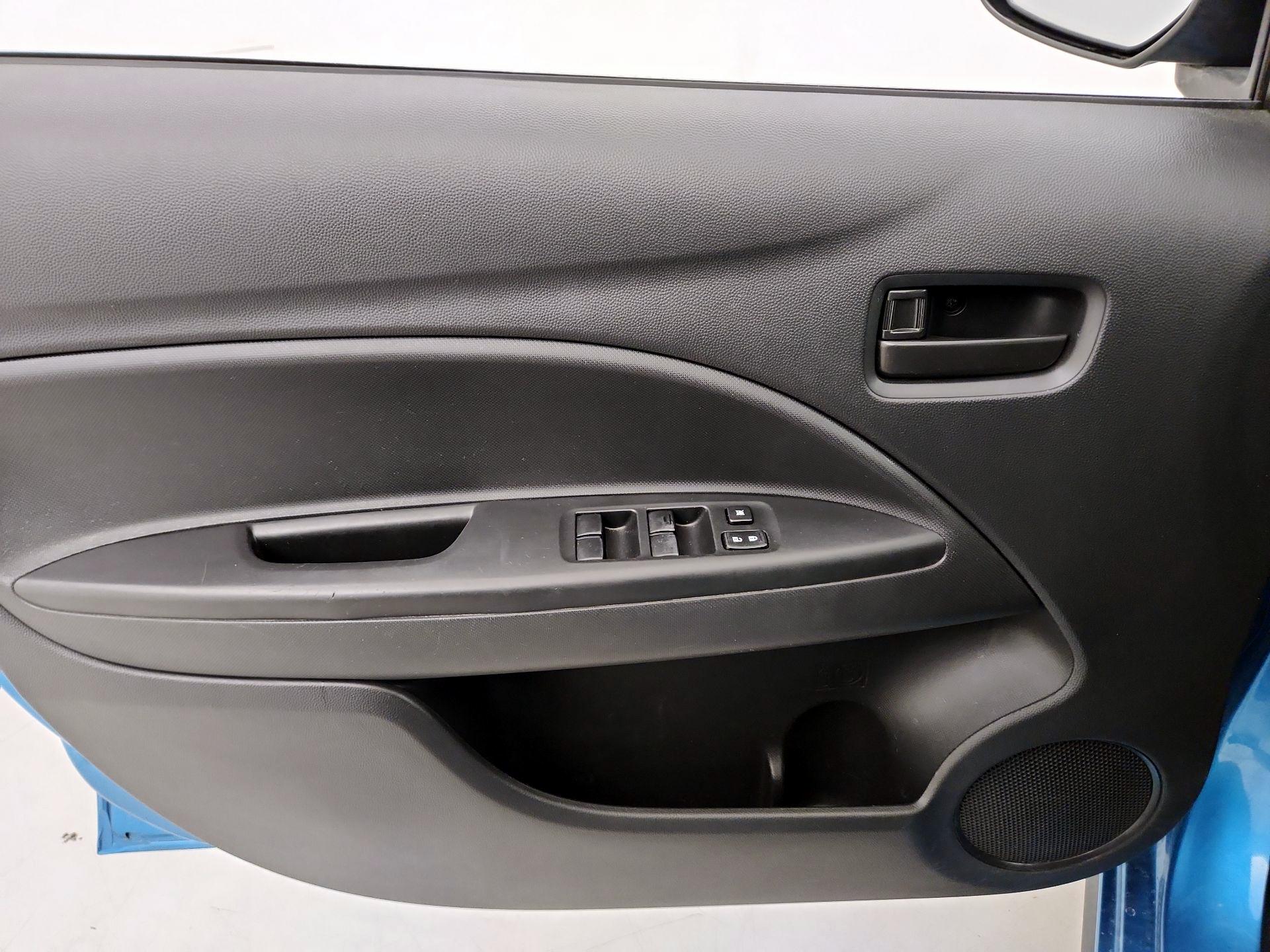 Thumbnail: 2015 Mitsubishi Mirage - 12